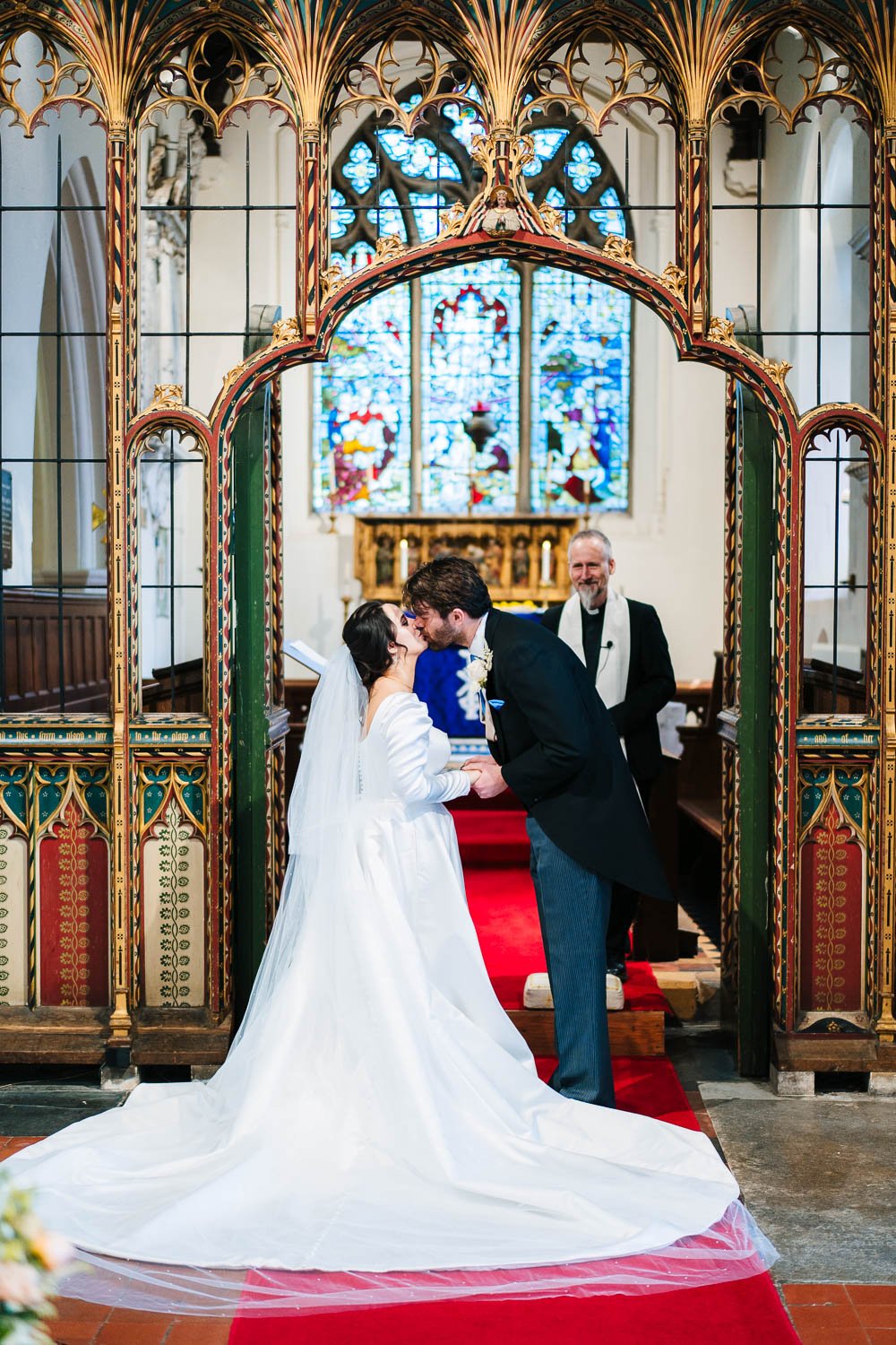 berkshire-wedding-first-kiss.jpg