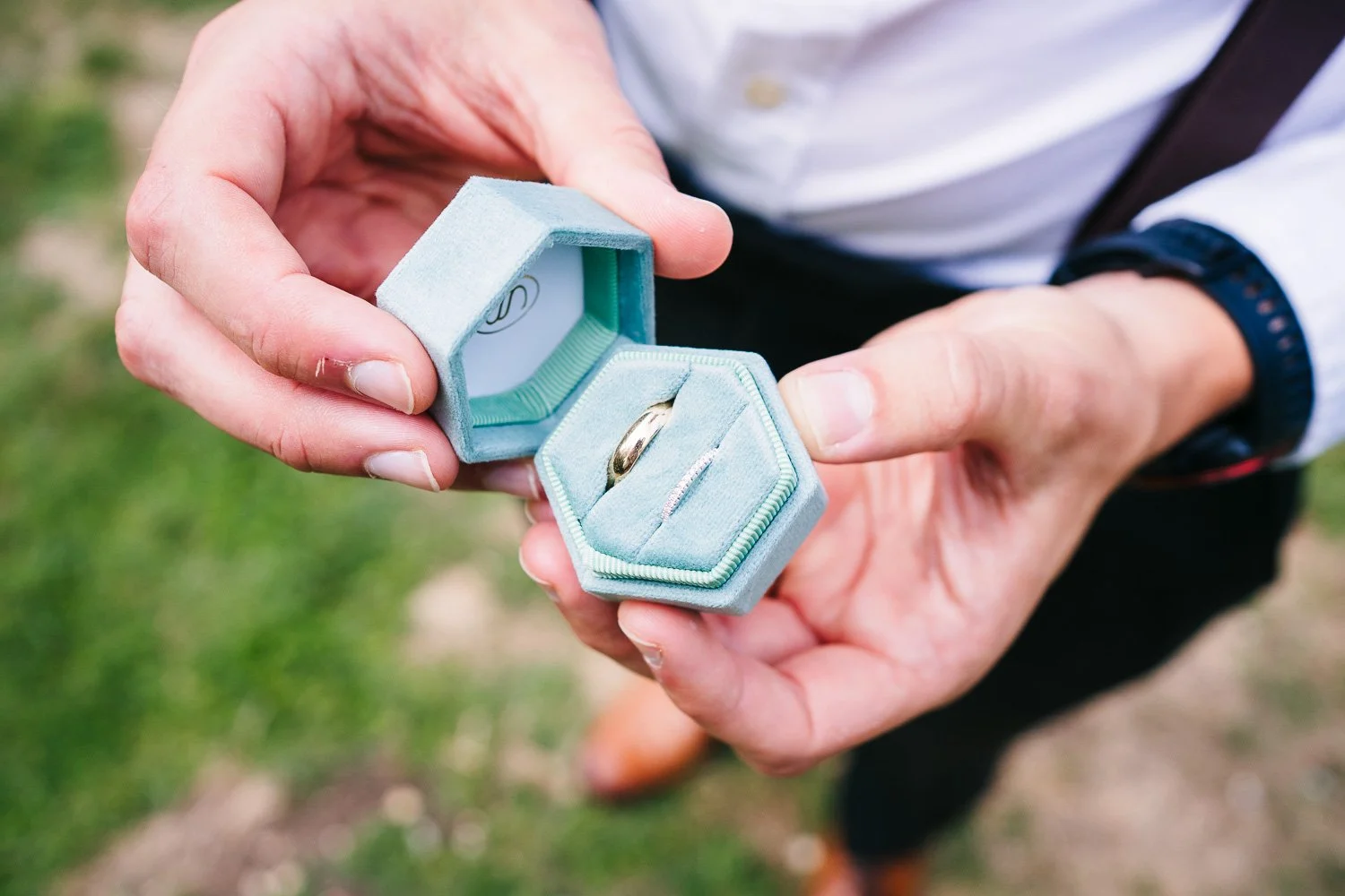 hampshire-wedding-rings.jpg