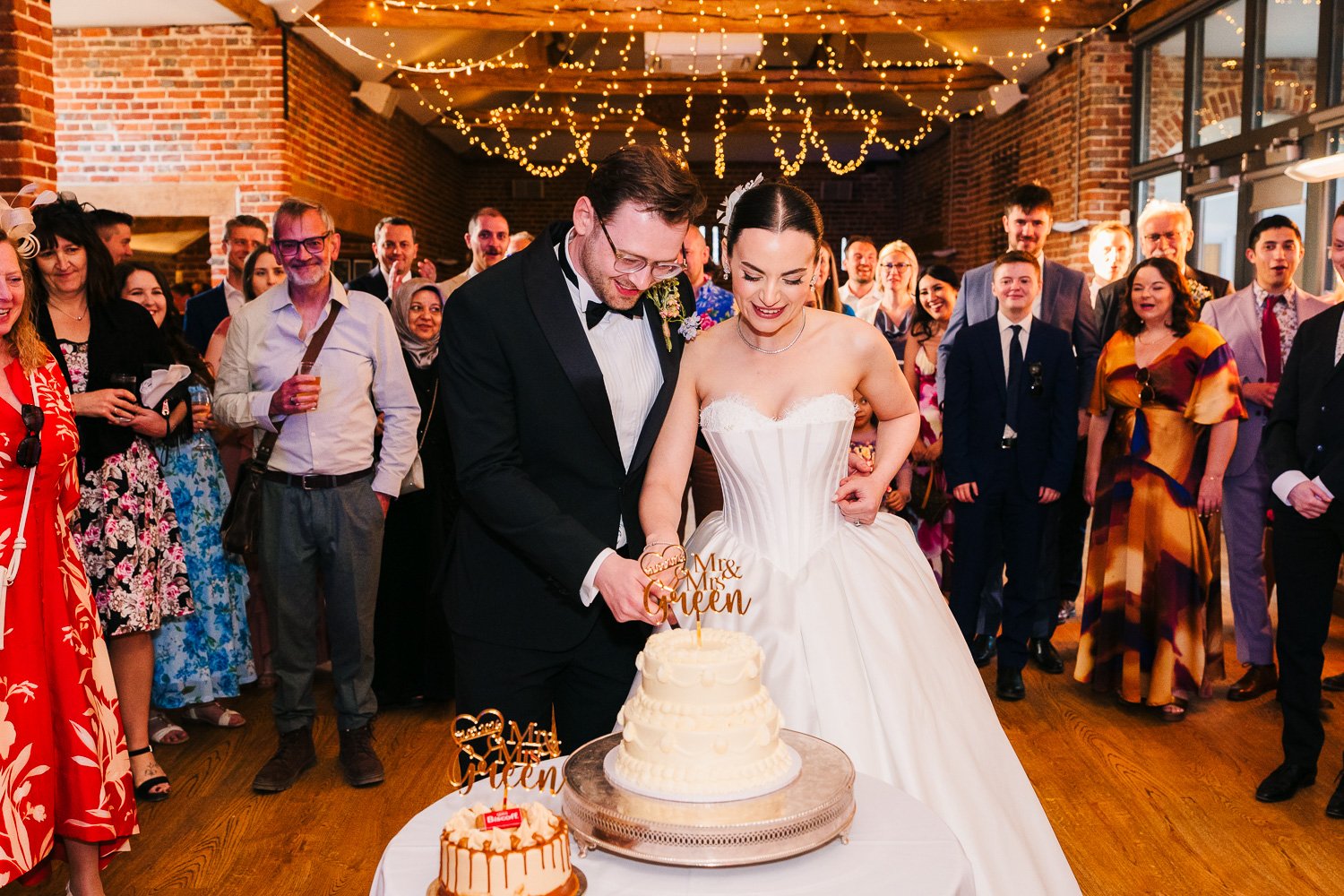 wasing-park-wedding-cake-cut.jpg