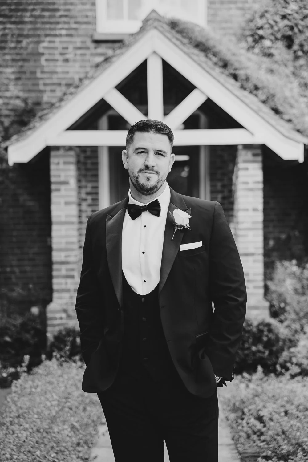 clock-barn-berkshire-wedding-groom-portrait.jpg