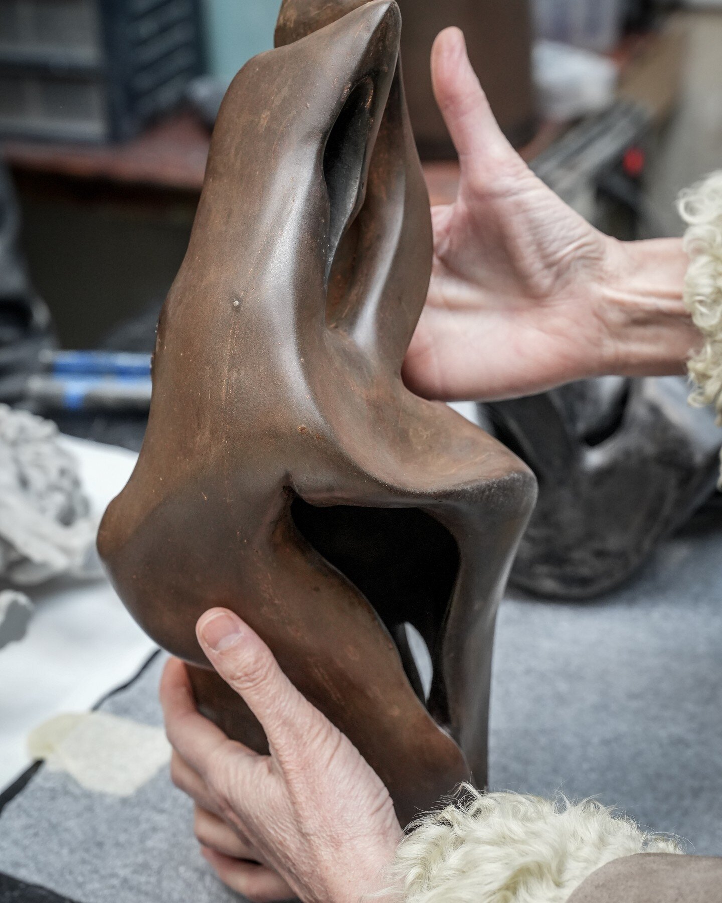 Work in progress! 
Des nouvelles de cette sculpture, La Rencontre, apr&egrave;s plusieurs semaines d'hibernation.
Une apr&egrave;s-midi dans les ateliers St&eacute;phane G&eacute;rard avec St&eacute;phane pour d&eacute;couvrir cette sculpture dans un