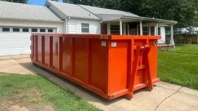 25 yard roll-off dumpster for medium construction and demolition debris