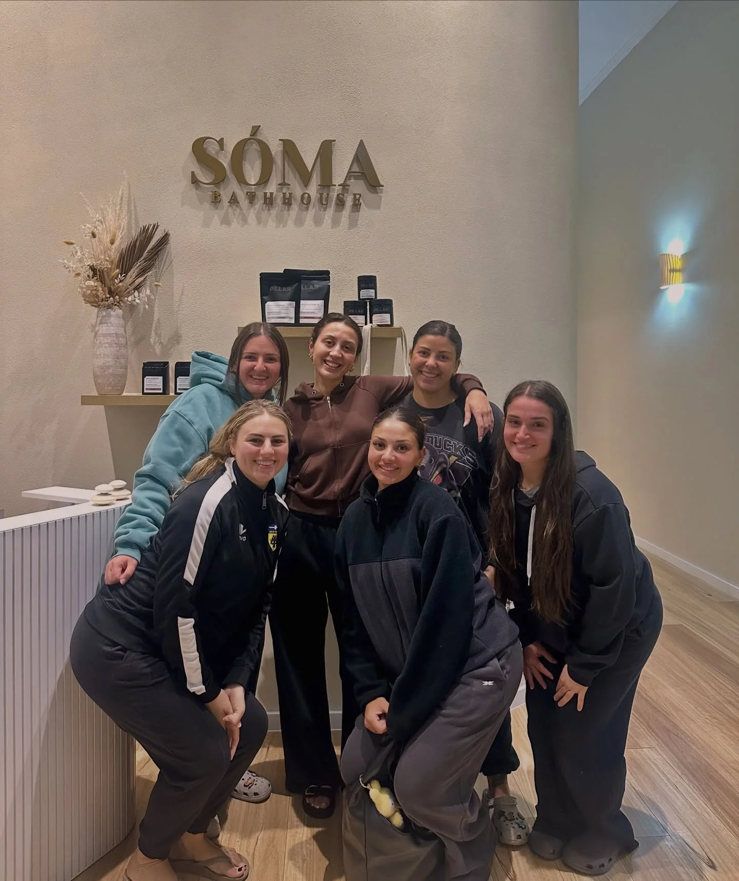 Monday nights are for recovery ✨
We had the girls from @keonparkfc in for a private recovery session after their weekend win - the perfect reset for the week ahead.