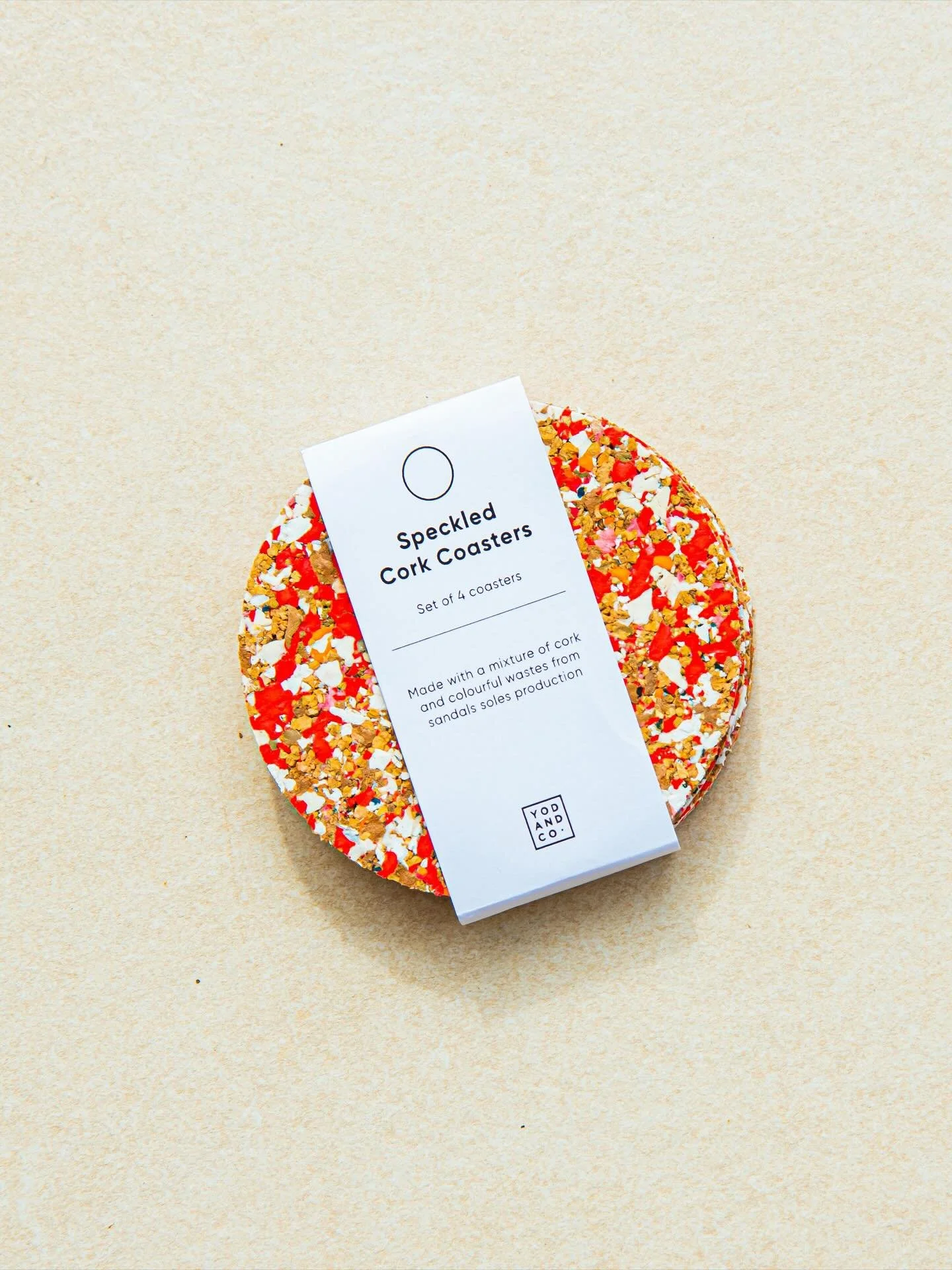 Har n&aring;gra stycken kvar av dessa fina coasters i kork. Finns ett paket naturf&auml;rgade kvar, och n&aring;gra stycken med r&ouml;tt i.. perfekta till adventsmys och julbord &hearts;️
Butiken har &ouml;ppet som vanligt i veckan:
Fre 14-18
L&ouml