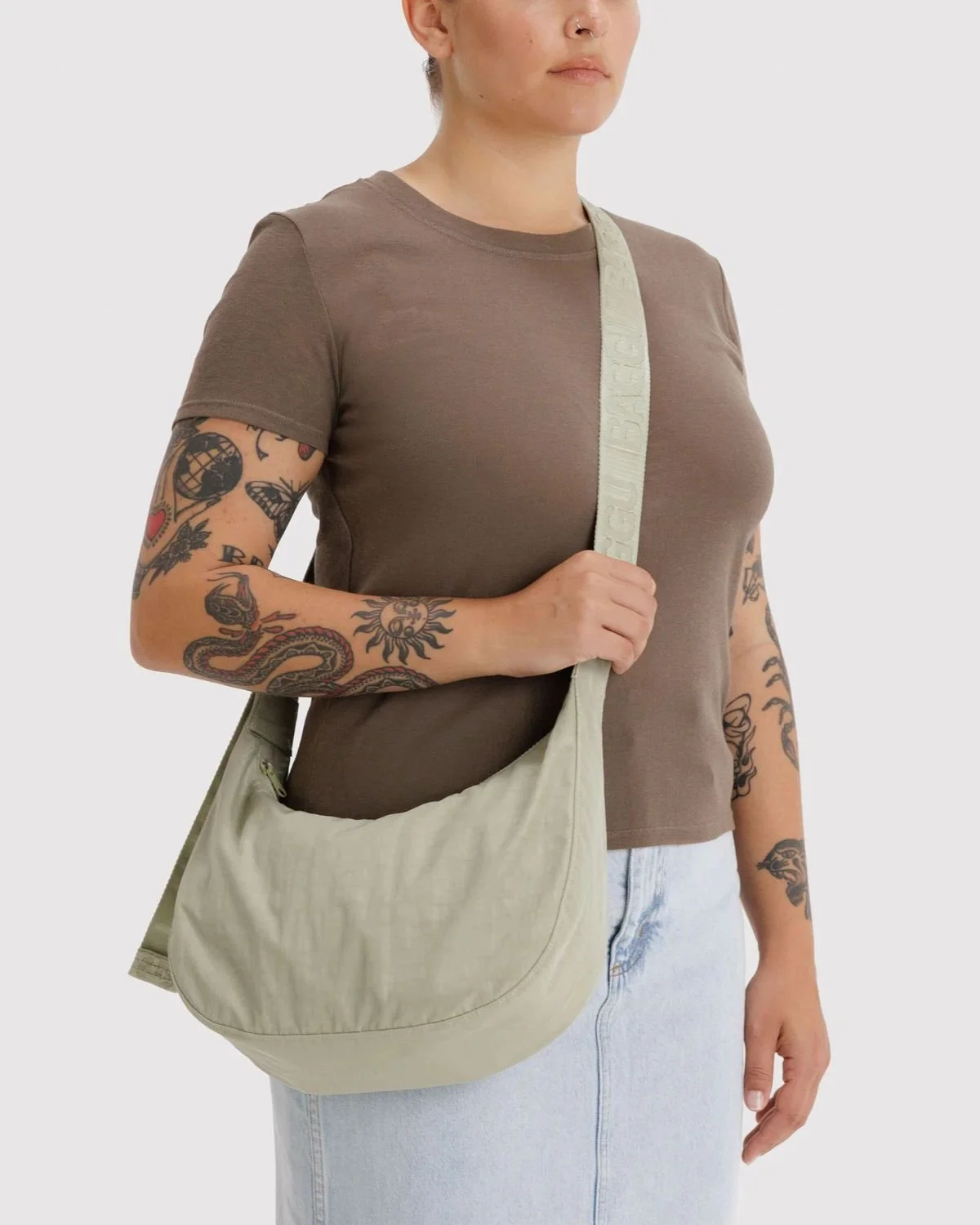 baggu medicum crescent bag celadon