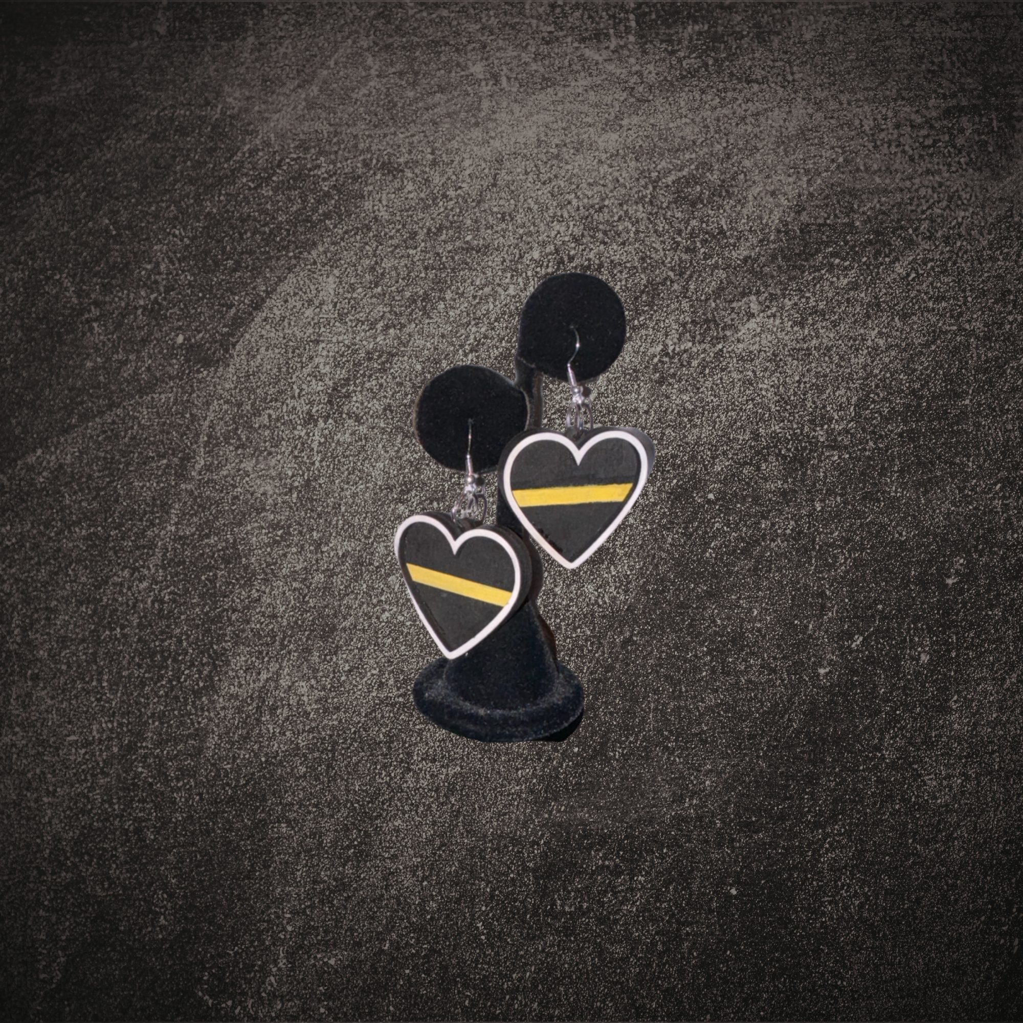 Thin Yellow Line Heart Straight Dangles.png