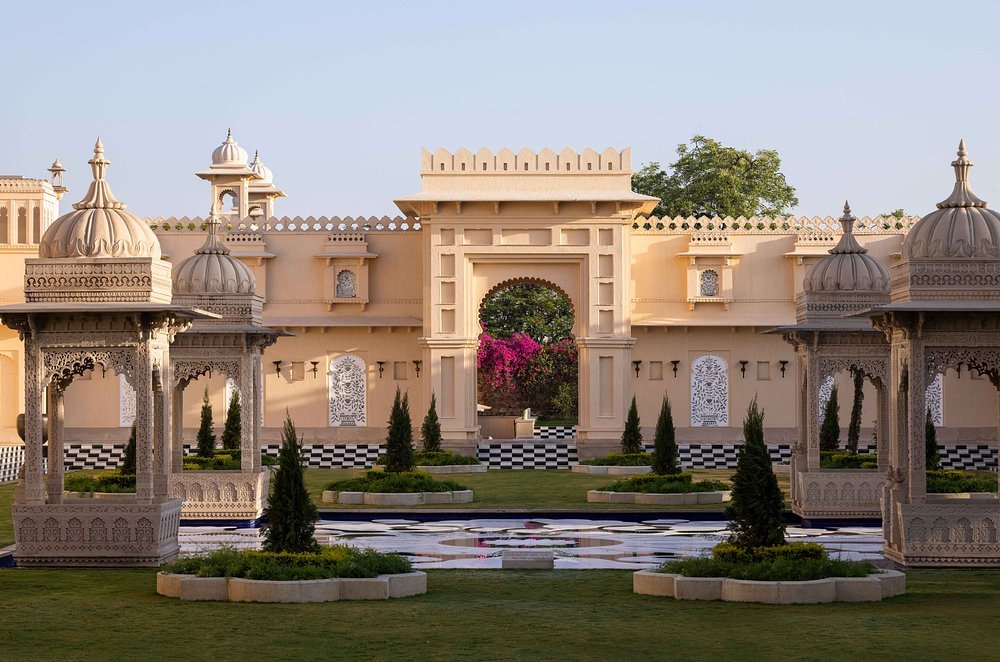 exteriors-the-oberoi.jpg