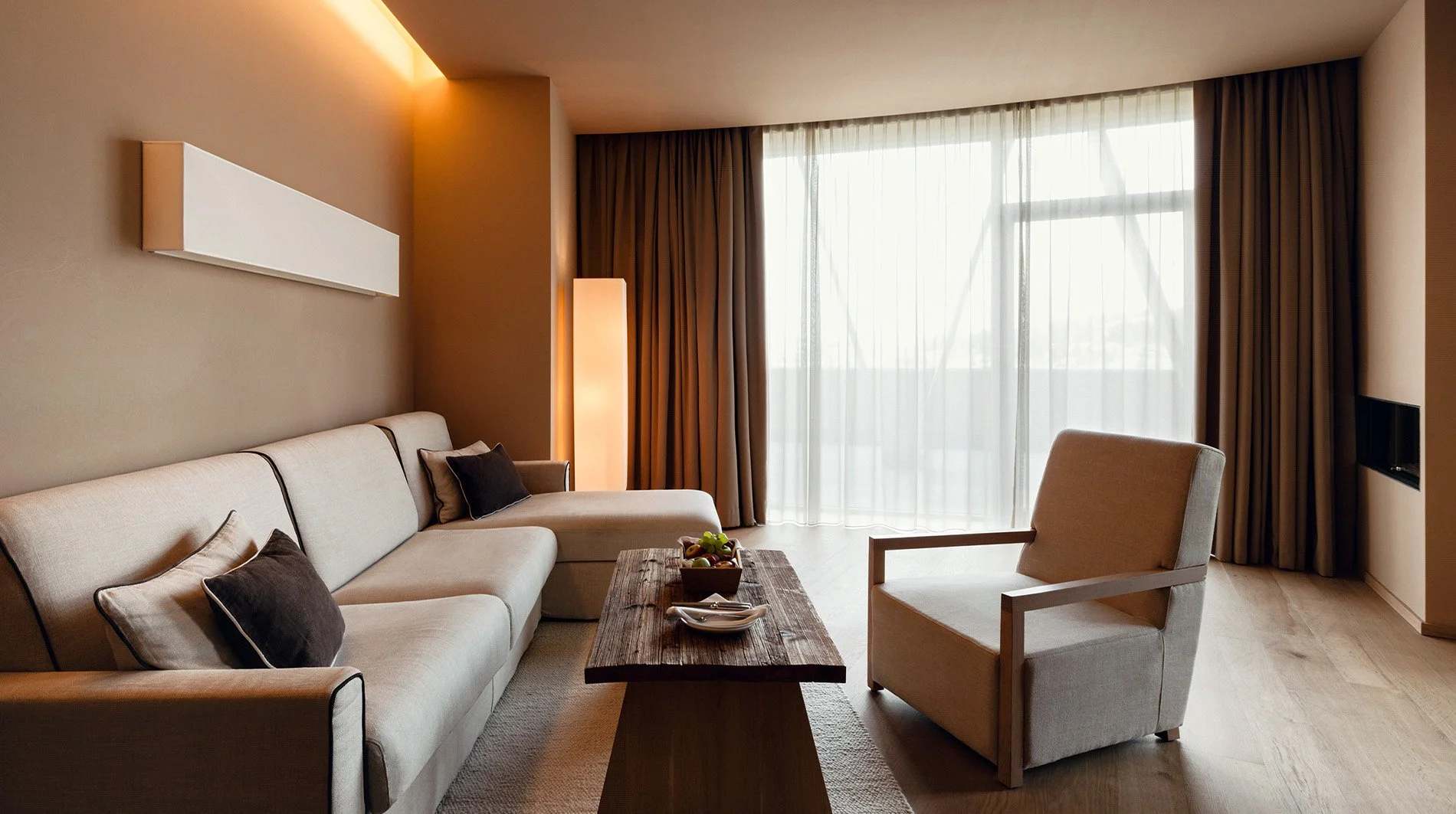 alpina-dolomites-suite-living.jpg