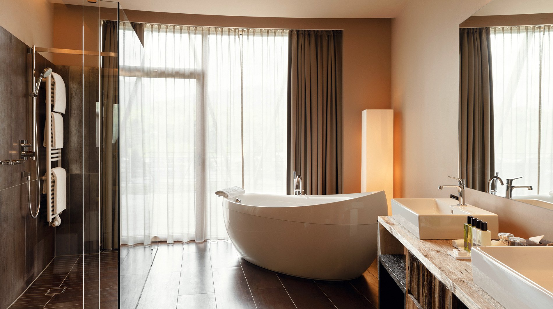 alpina-dolomites-suite-bathroom.jpg
