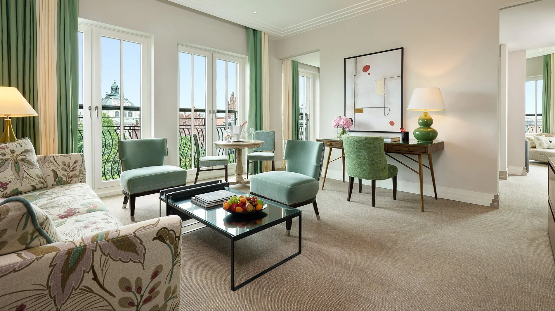 the-charles-hotel-a-rocco-forte-hotel-Signature-Panoramic-Suite.jpg