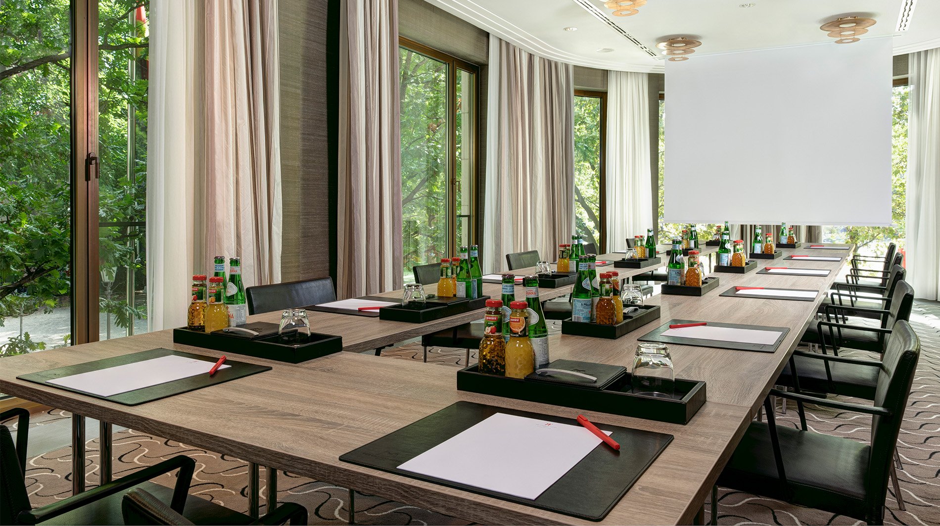 the-charles-hotel-a-rocco-forte-hotel-Salon.jpg