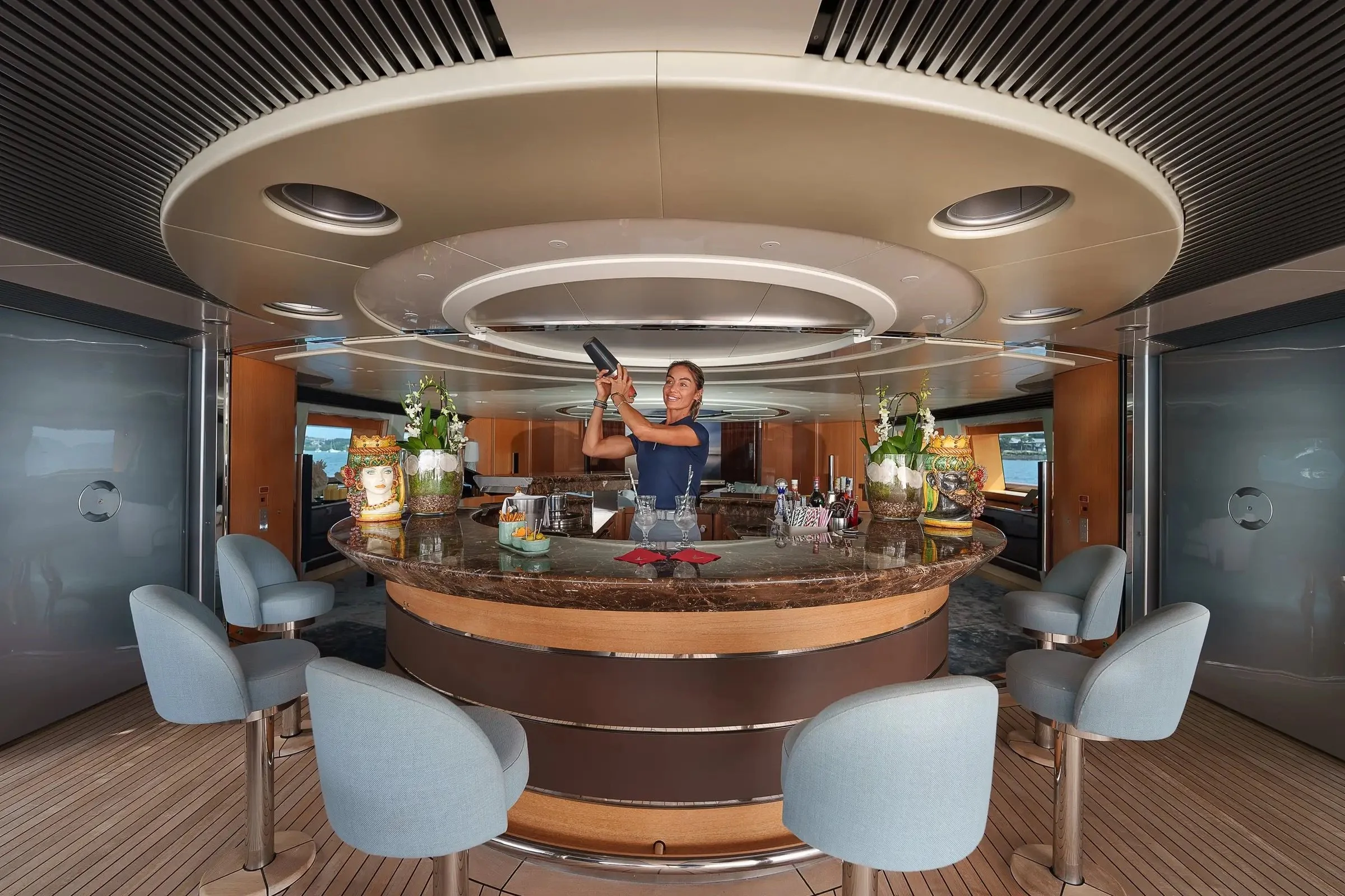 13-main-deck-bar.jpeg