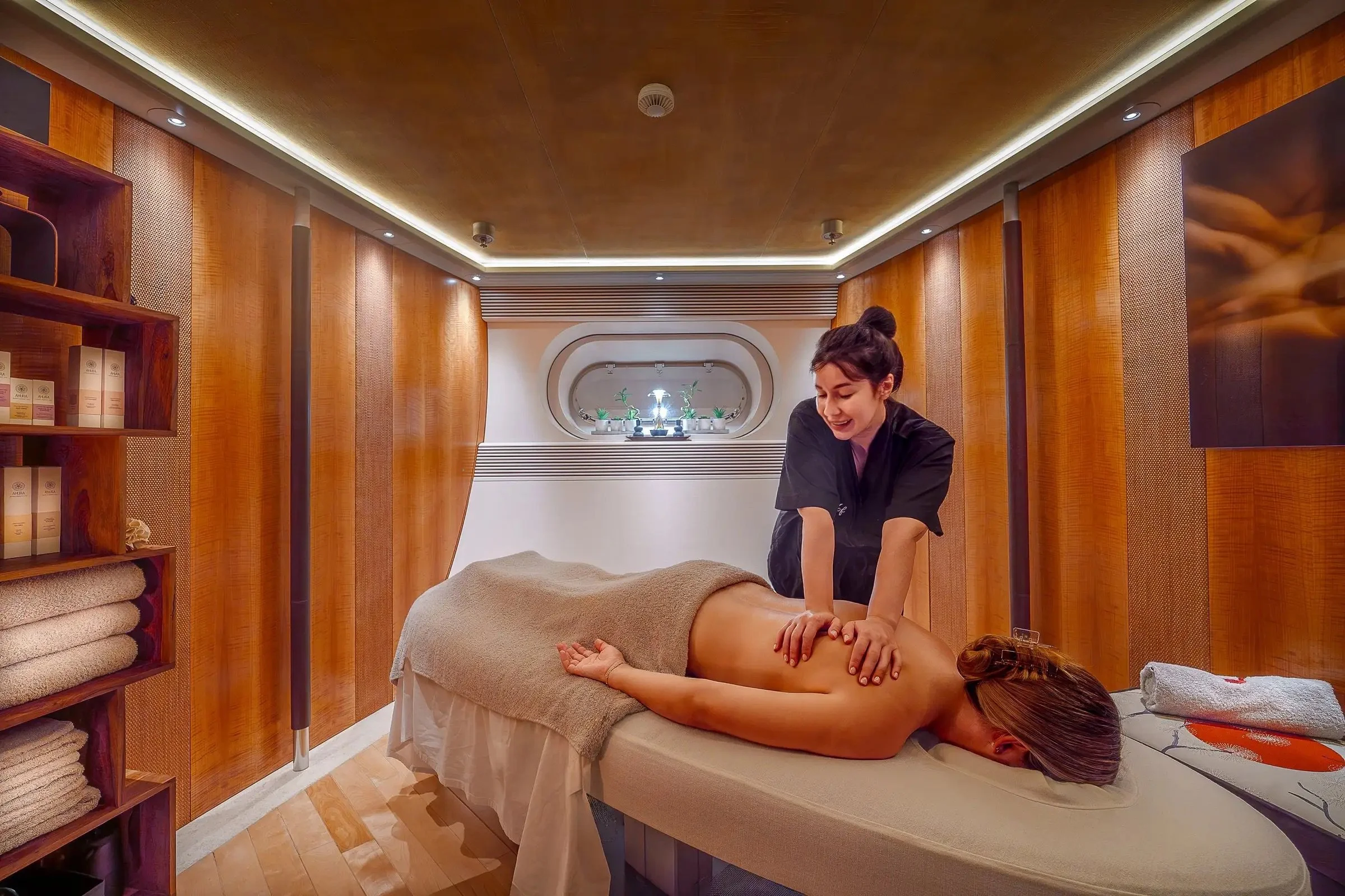 34-lower-deck-massage-room.jpeg