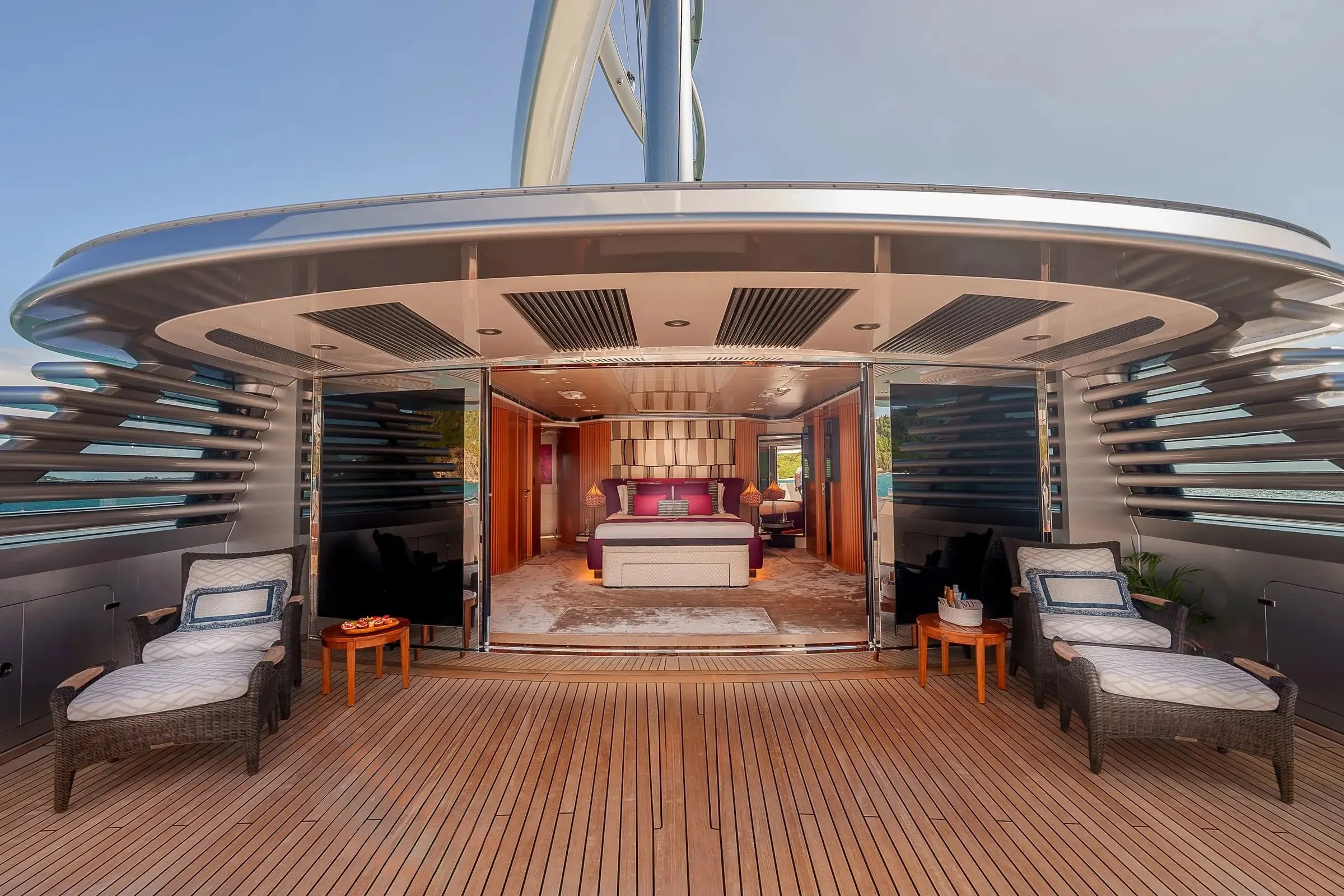 38-bridge-deck-vip-cabin.jpeg