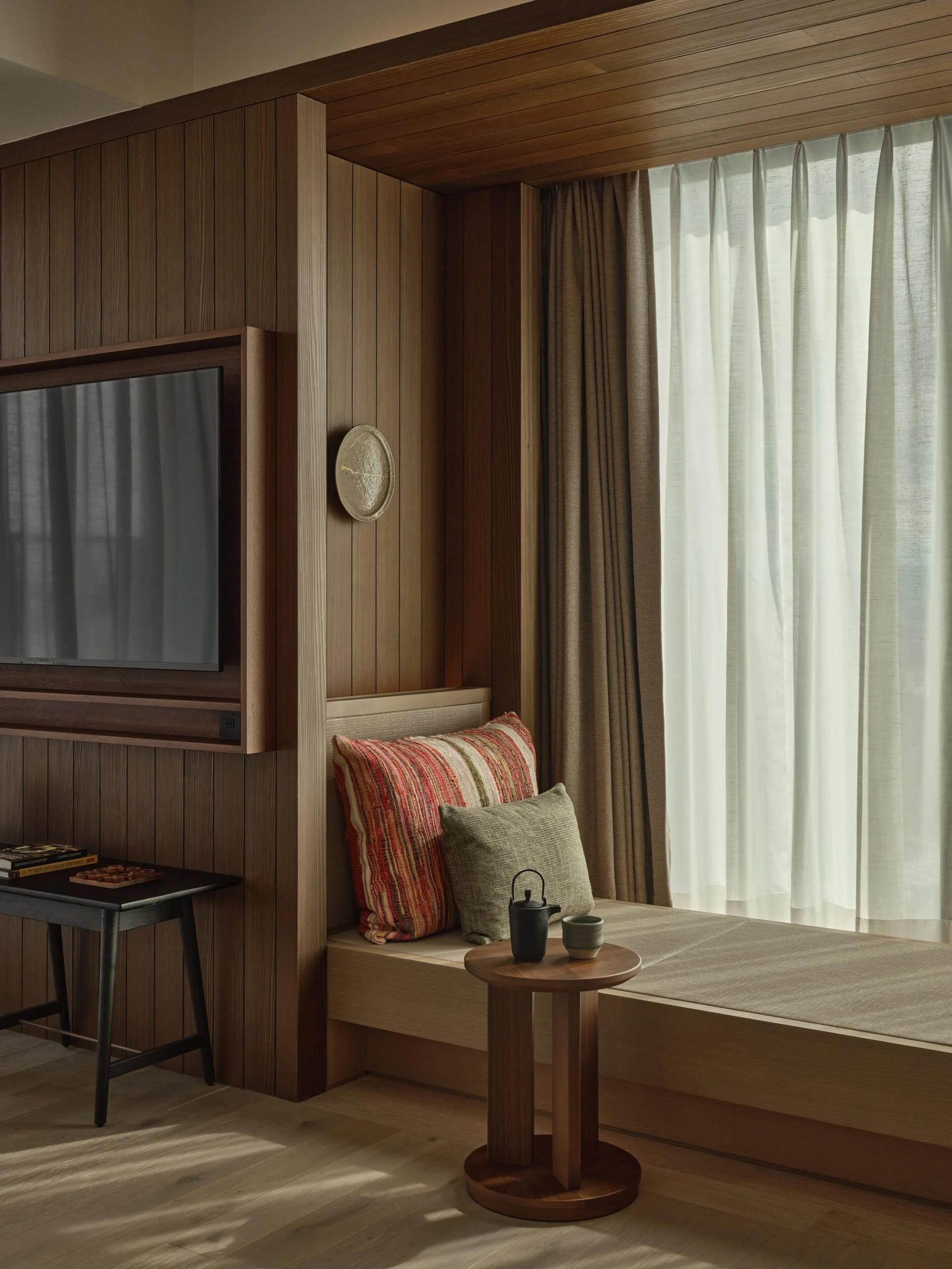 16-junior-suite-tatami-seating-nook.jpg