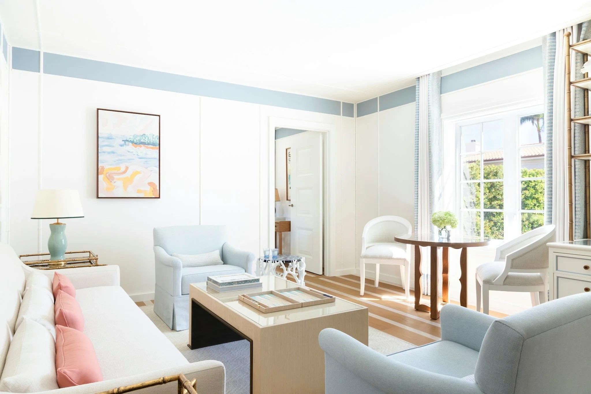 15-presidential-suite-living-room.jpg