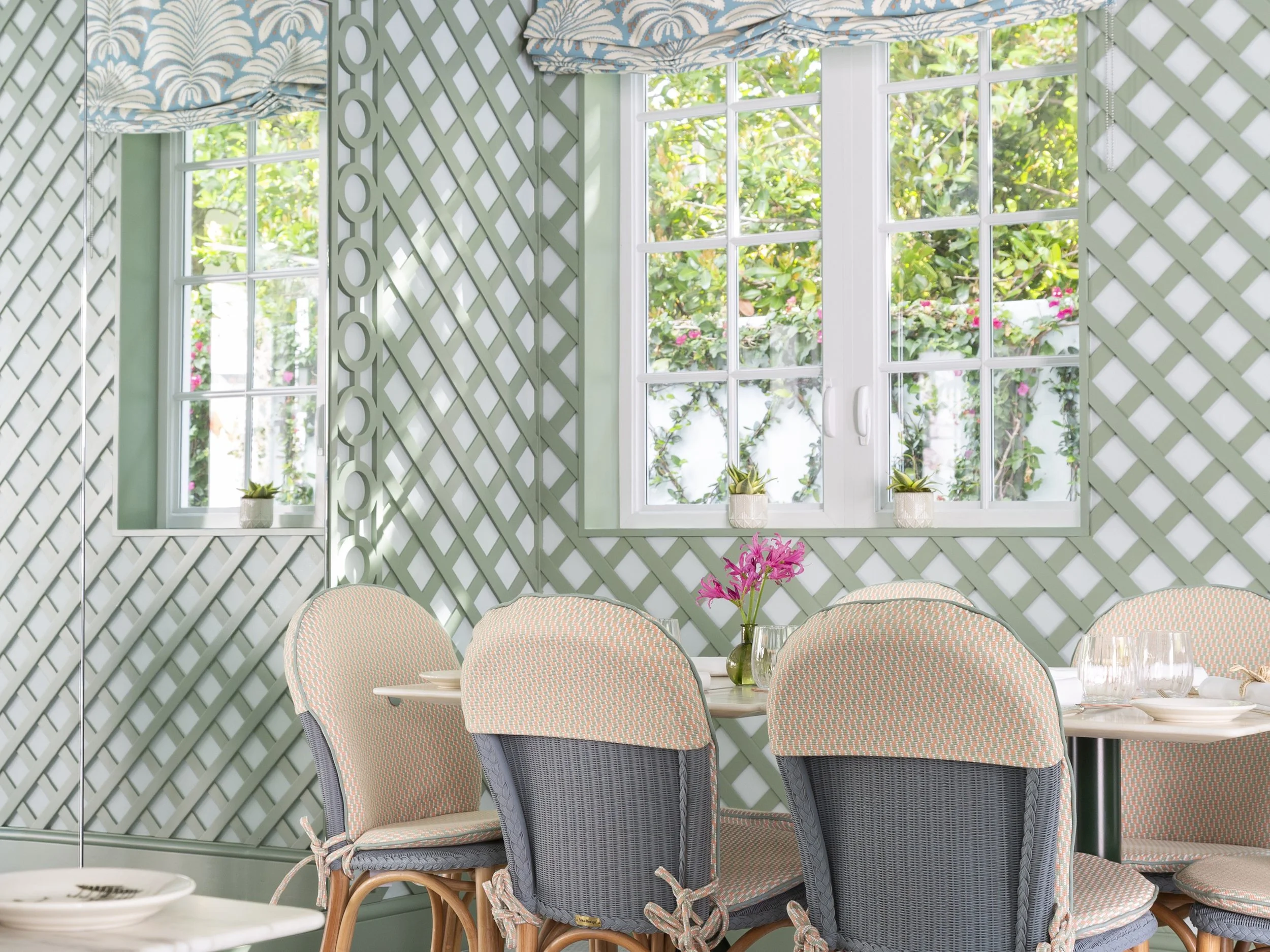 26-pool-house-latticework-and-dining-table.jpg