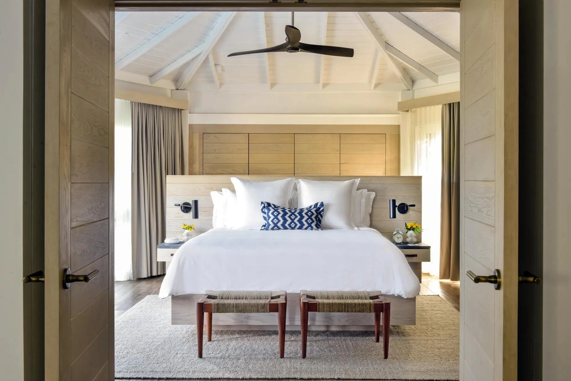 12-tree-house-suite-bedroom.jpg