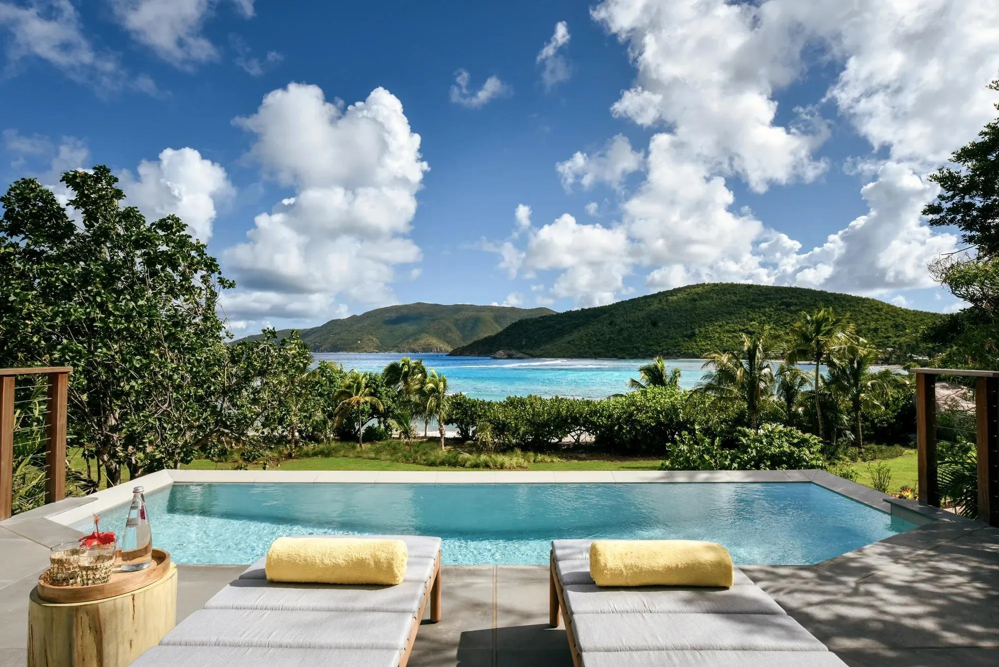 15-grand-one-bedroom-pool-suite-pool.jpg