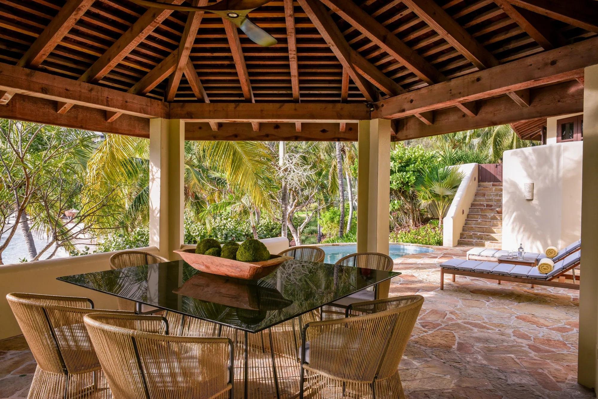 18-columbus-house-outdoor-dining.jpg