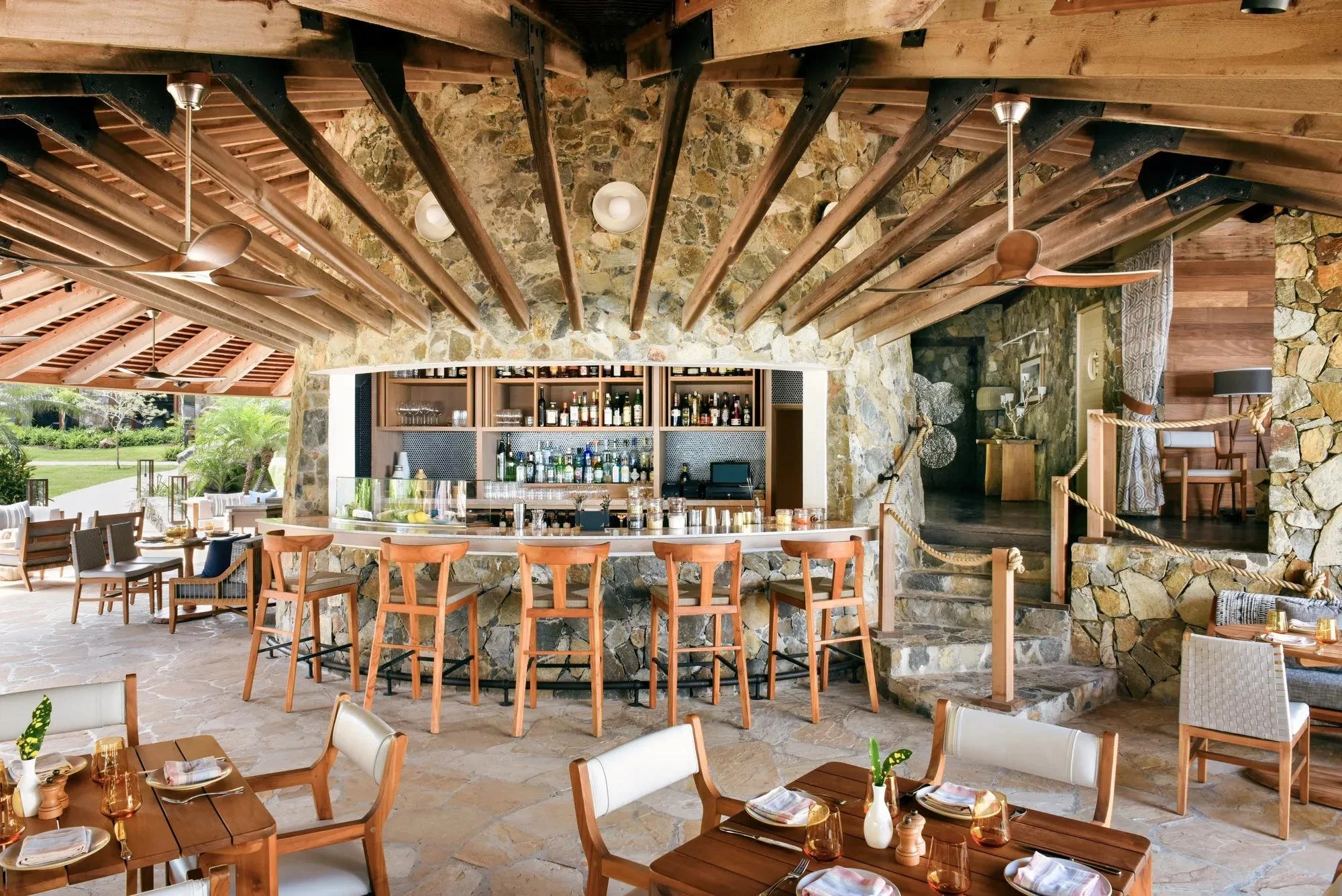 32-sugar-mill-dining-room.jpg