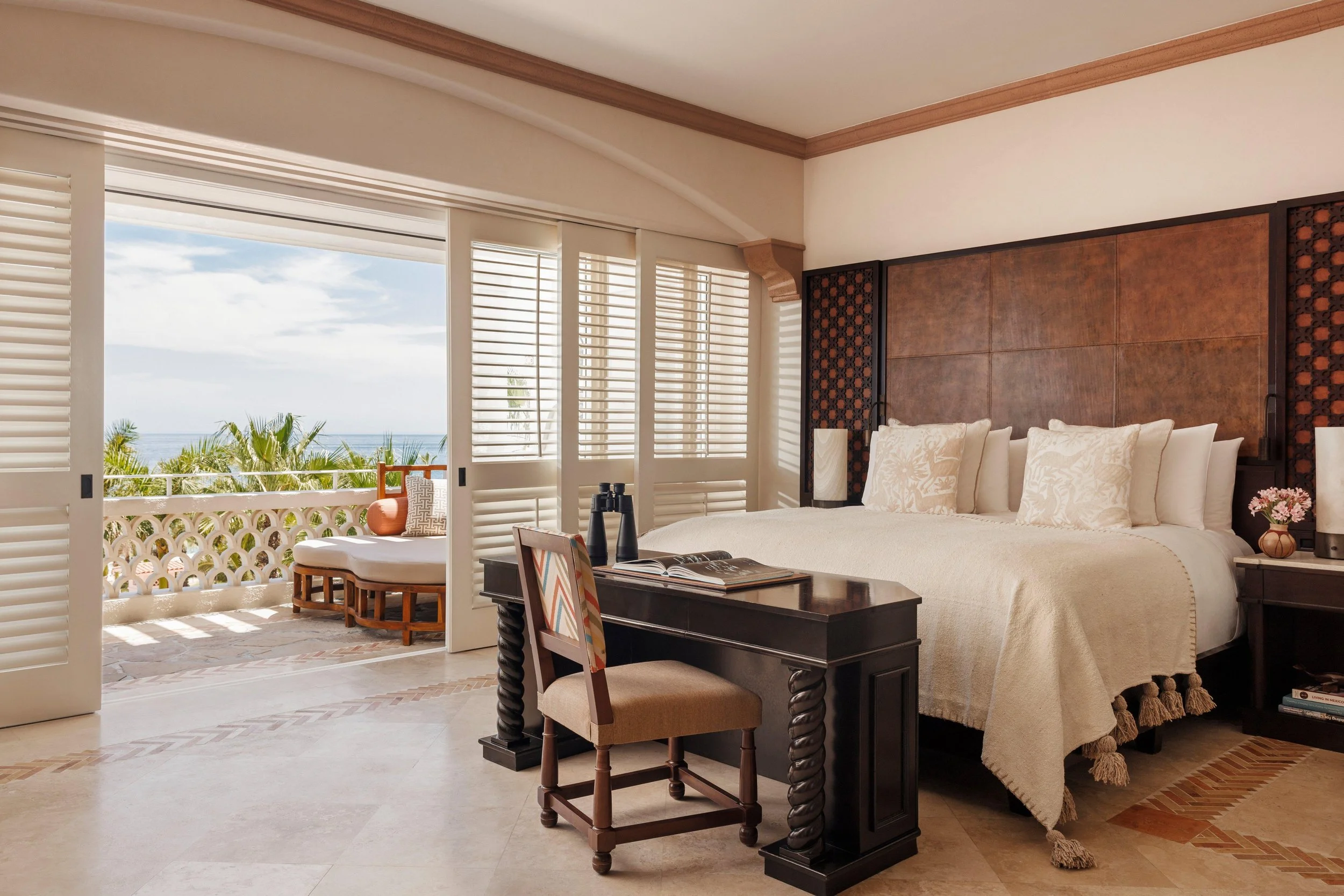 09-ocean-view-junior-suite-bedroom.jpg