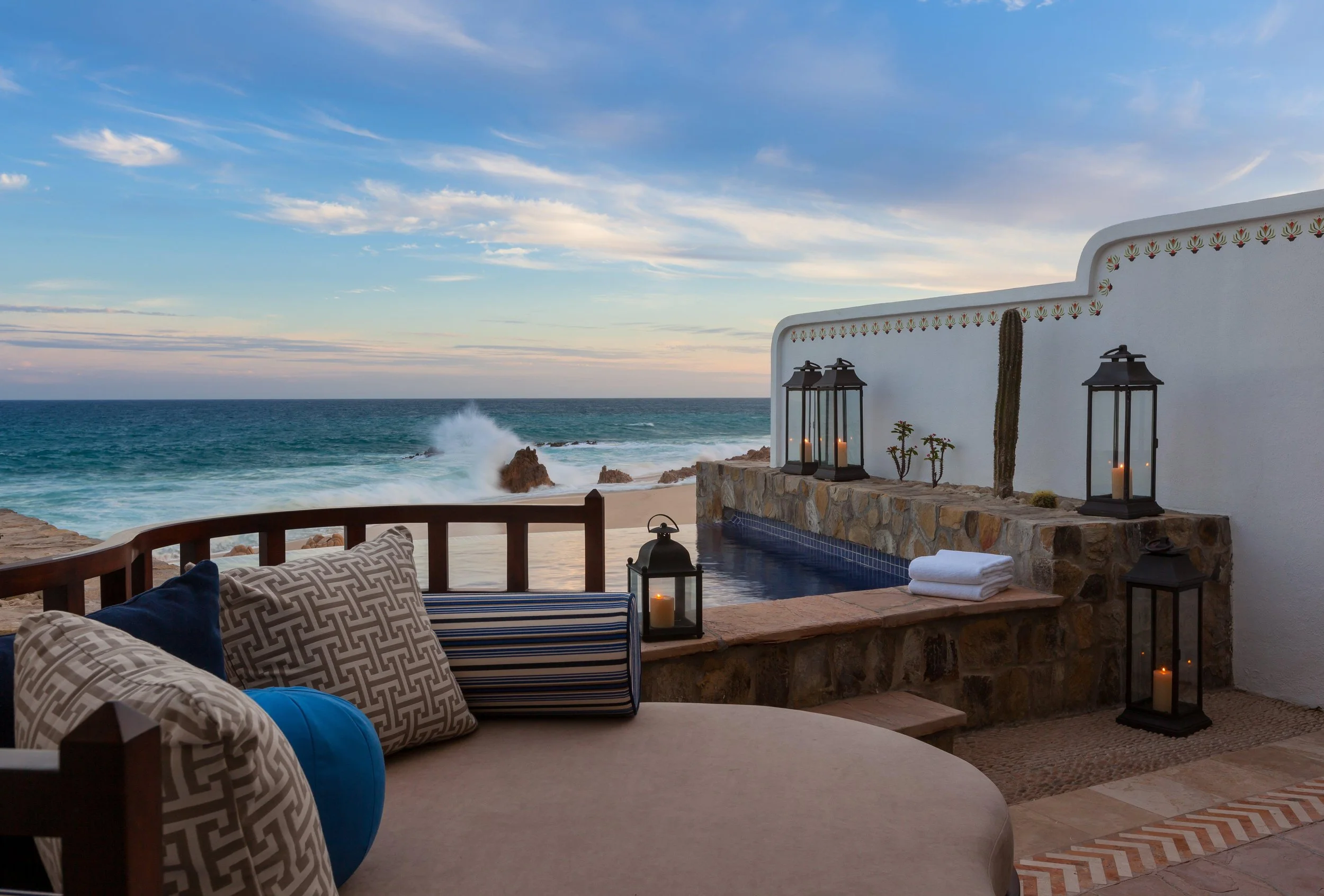 17-oceanfront-casita-junior-suite-pool.jpg