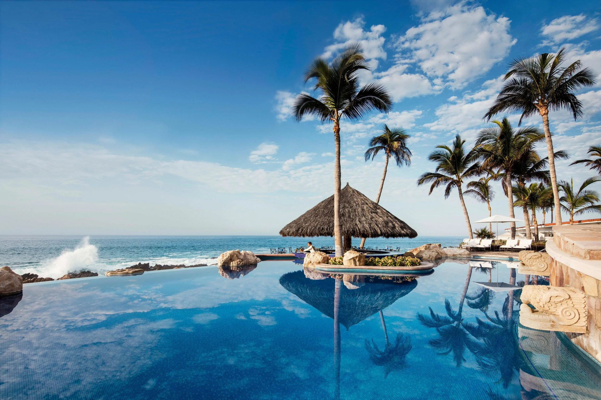 30-vista-pool-and-sea.jpg