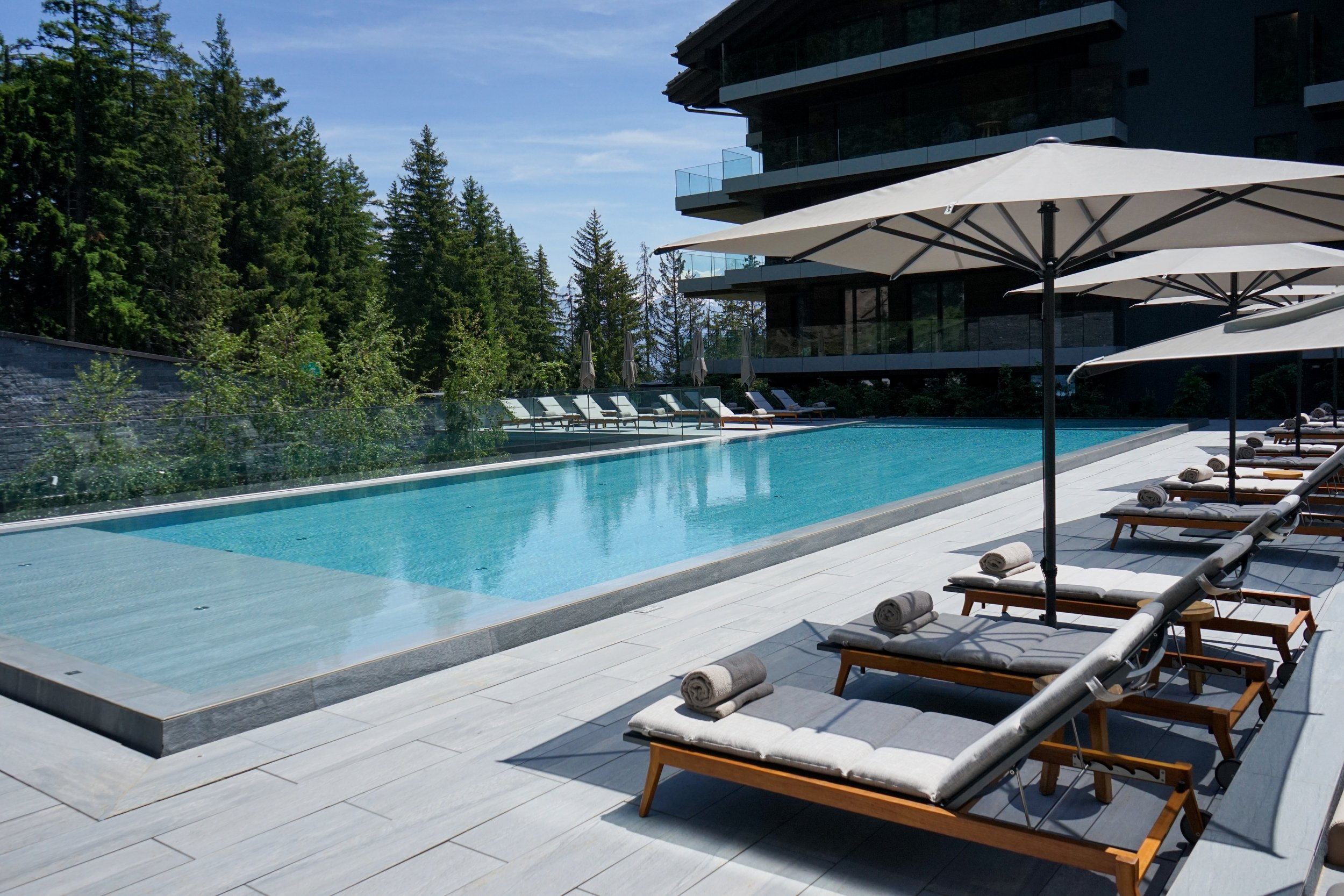 22-le-club-alpin-pool.jpg