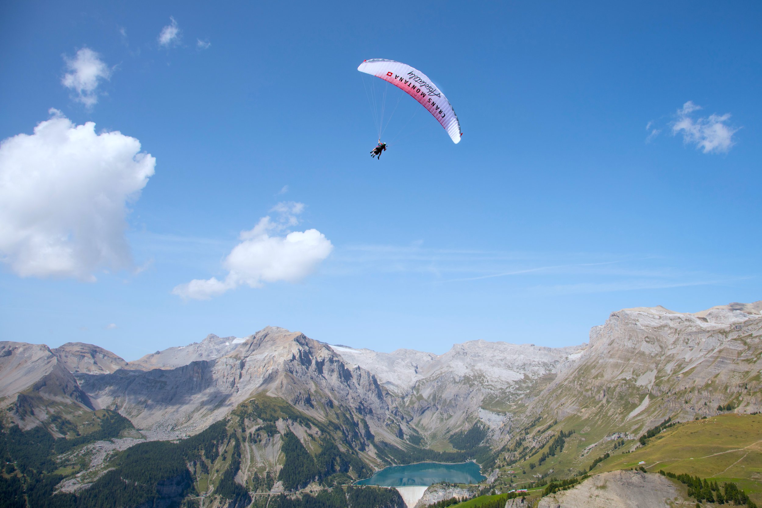 38-paragliding-above-the-alps.jpg