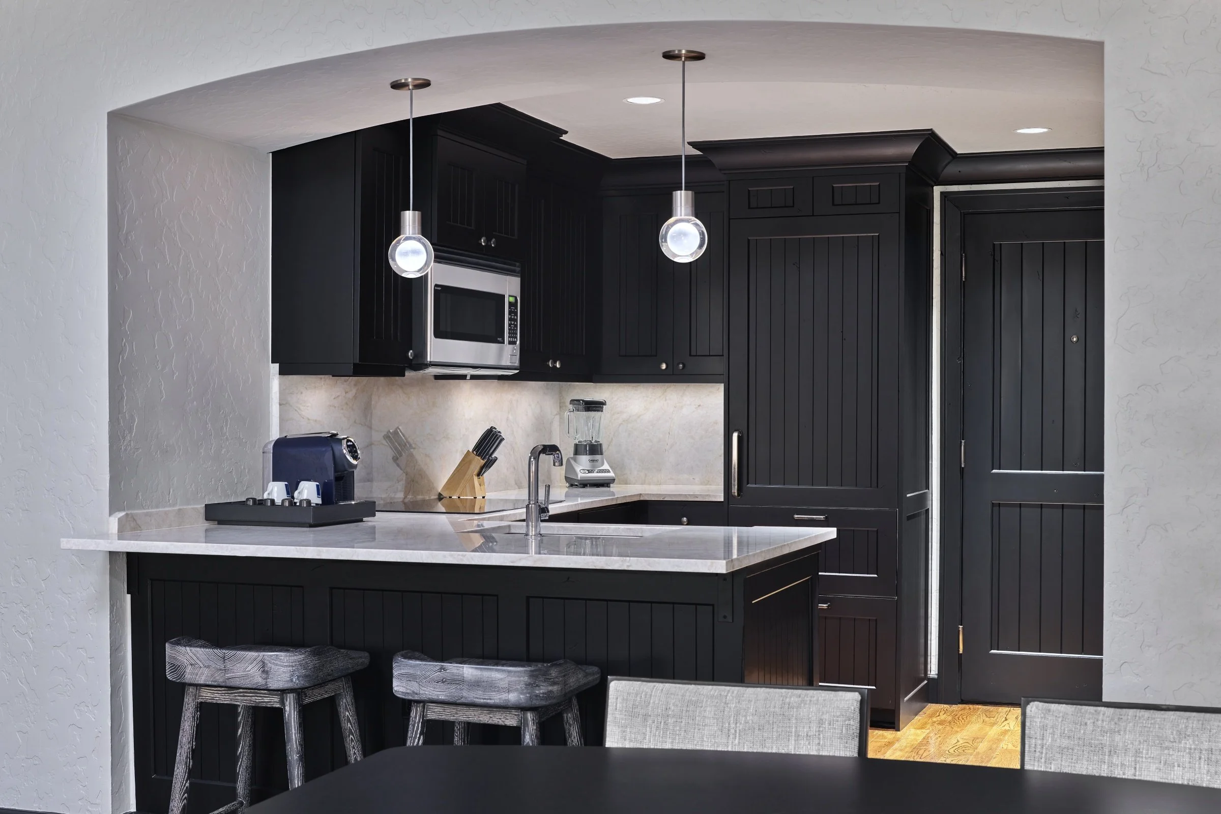 13-residential-suite-kitchen.jpg