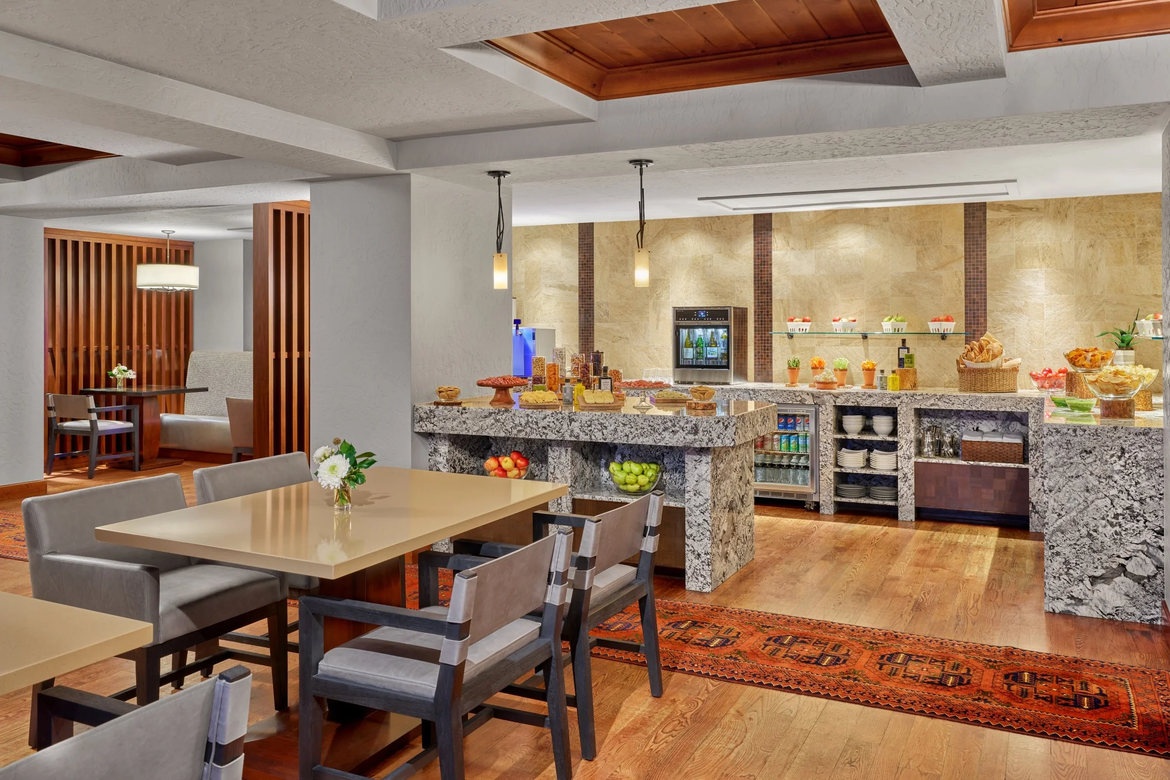 23-club-lounge-culinary-presentation.jpg