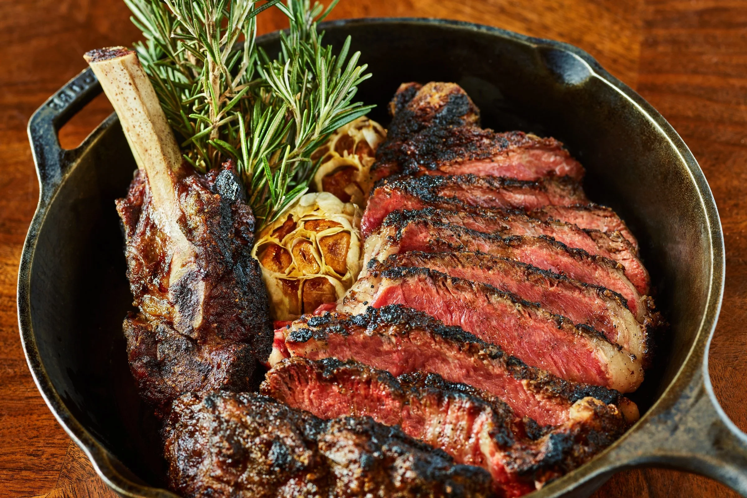 28-buffalos-steak-presentation.jpg