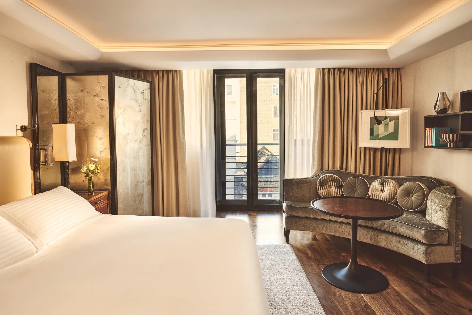 11-contemporary-deluxe-room.jpg