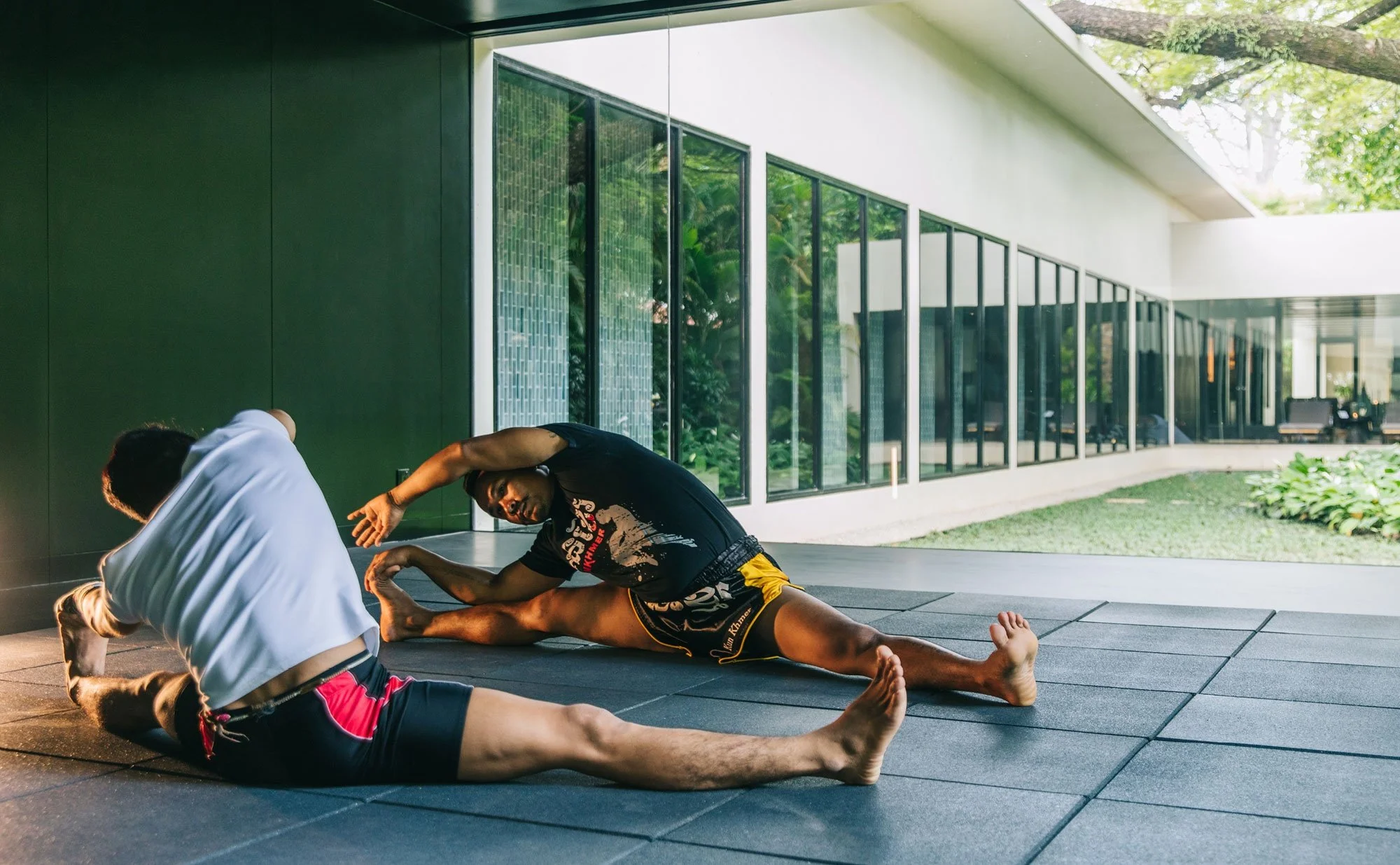 26-guided-movement-session-at-amansara.jpg