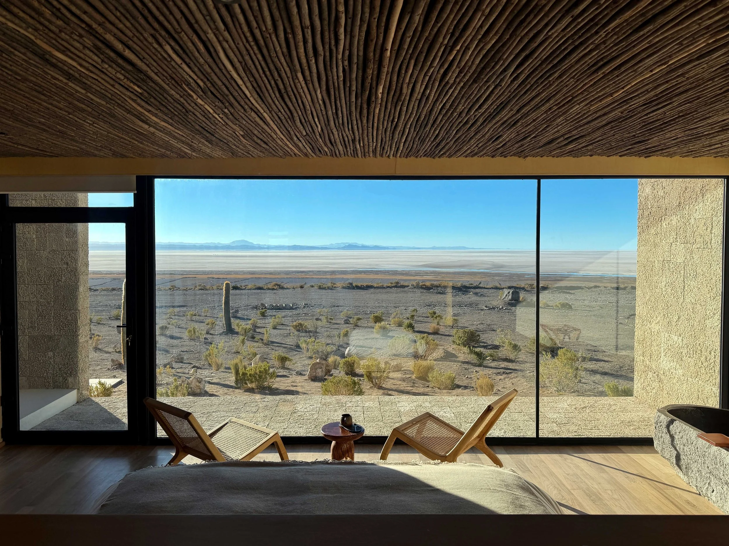04-guest-room-seating-facing-the-salt-flats.jpg