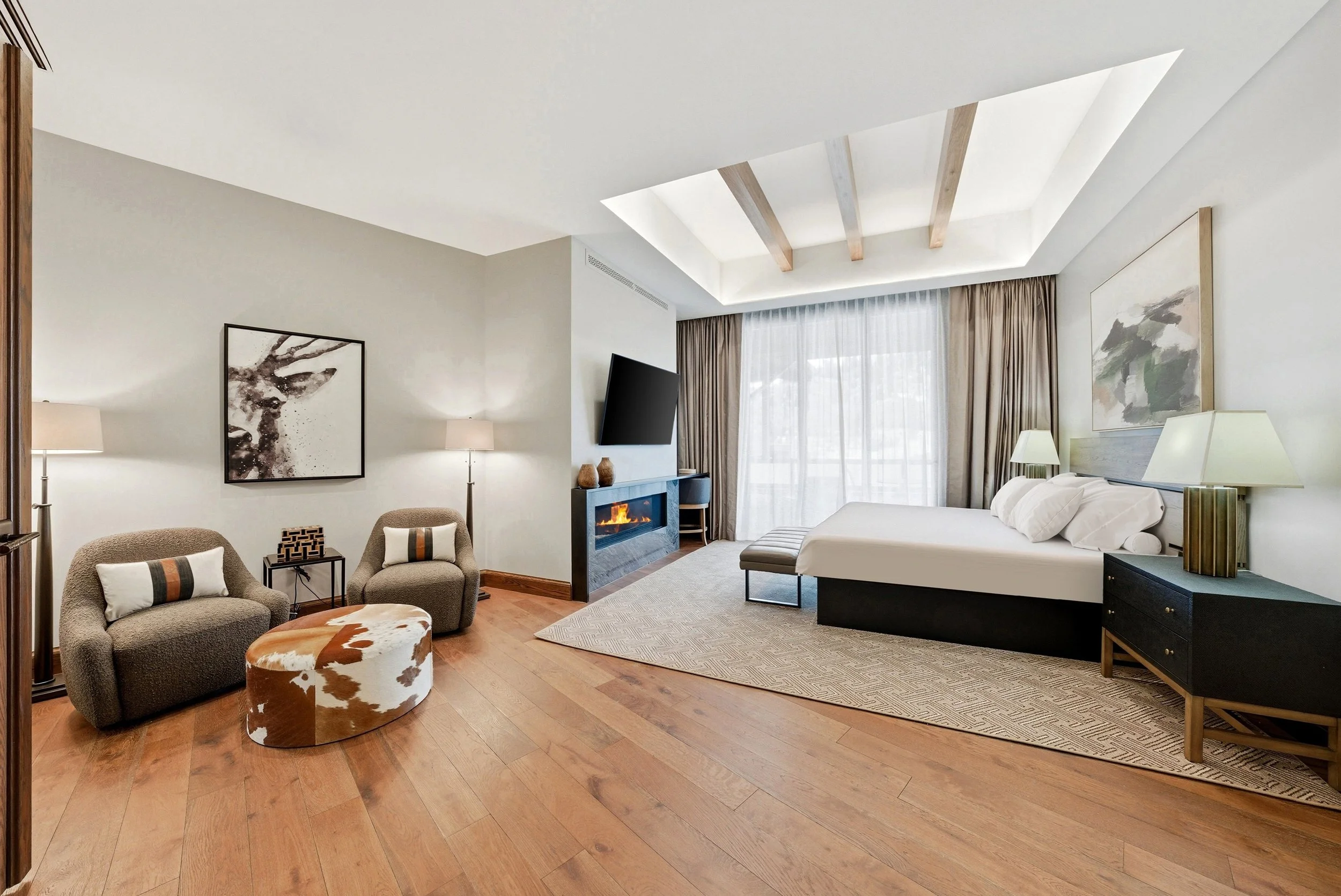 12-snow-park-presidential-master-bedroom.jpg