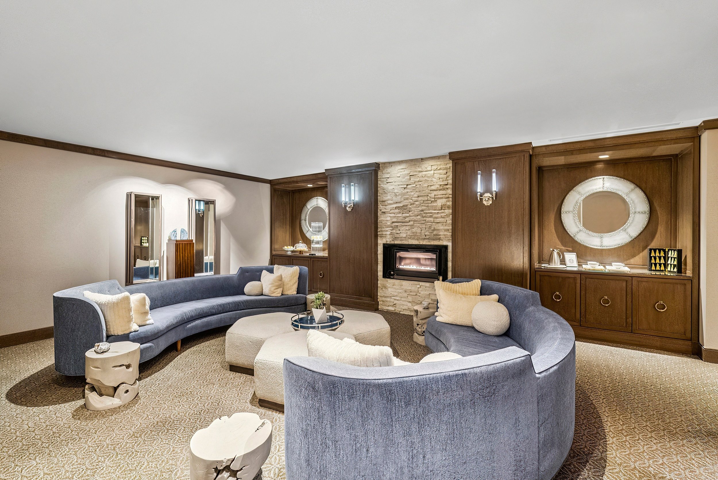 20-curved-seating-in-a-spa-lounge.jpg