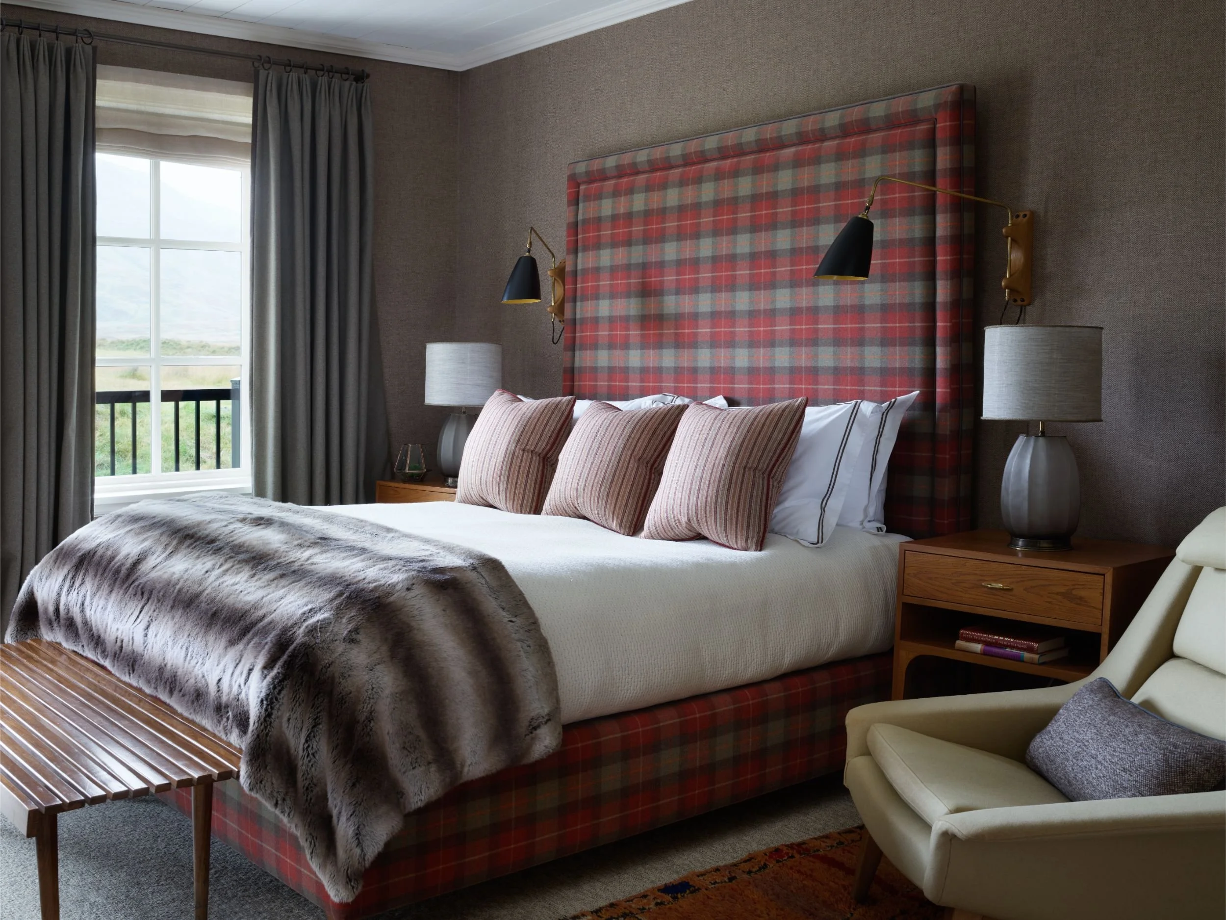 10-bedroom-with-checked-headboard.jpg
