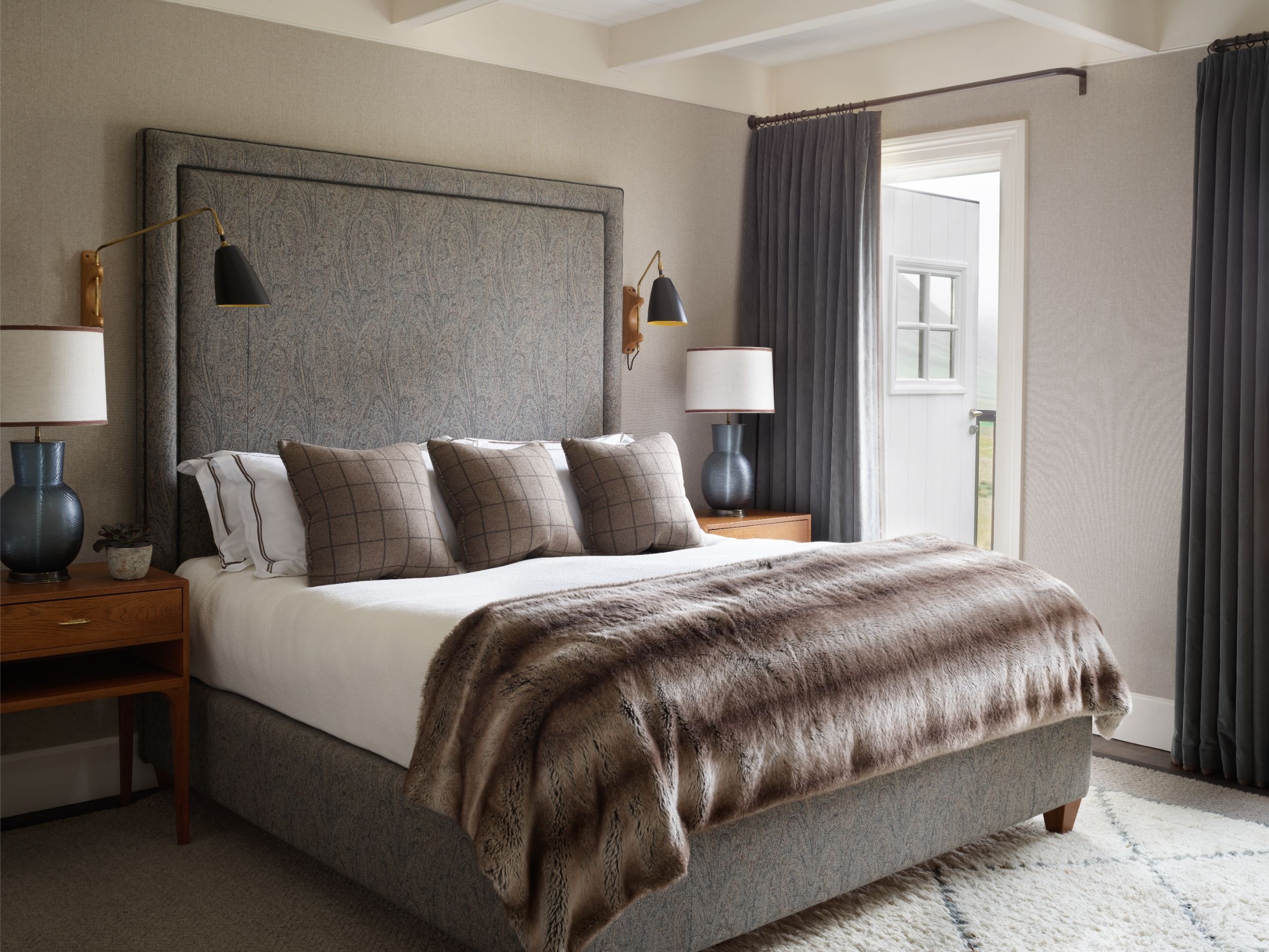 12-bedroom-with-bedside-seating.jpg