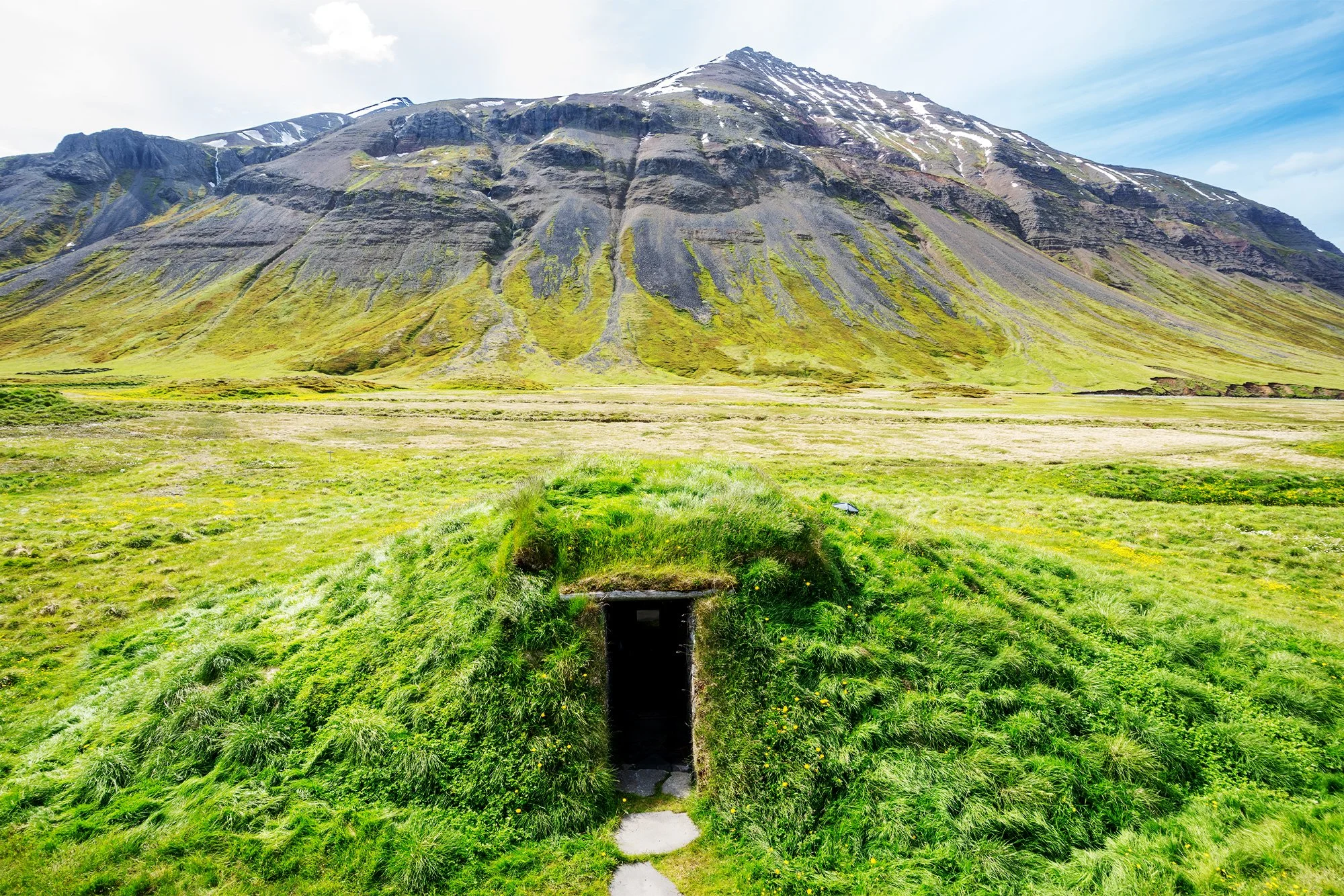 19-turf-covered-viking-sauna.jpg