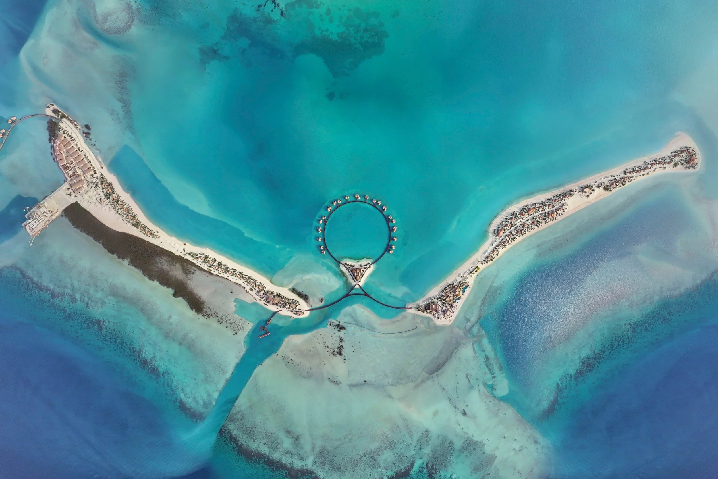 03-overhead-view-of-nujuma-and-the-surrounding-sea.jpg
