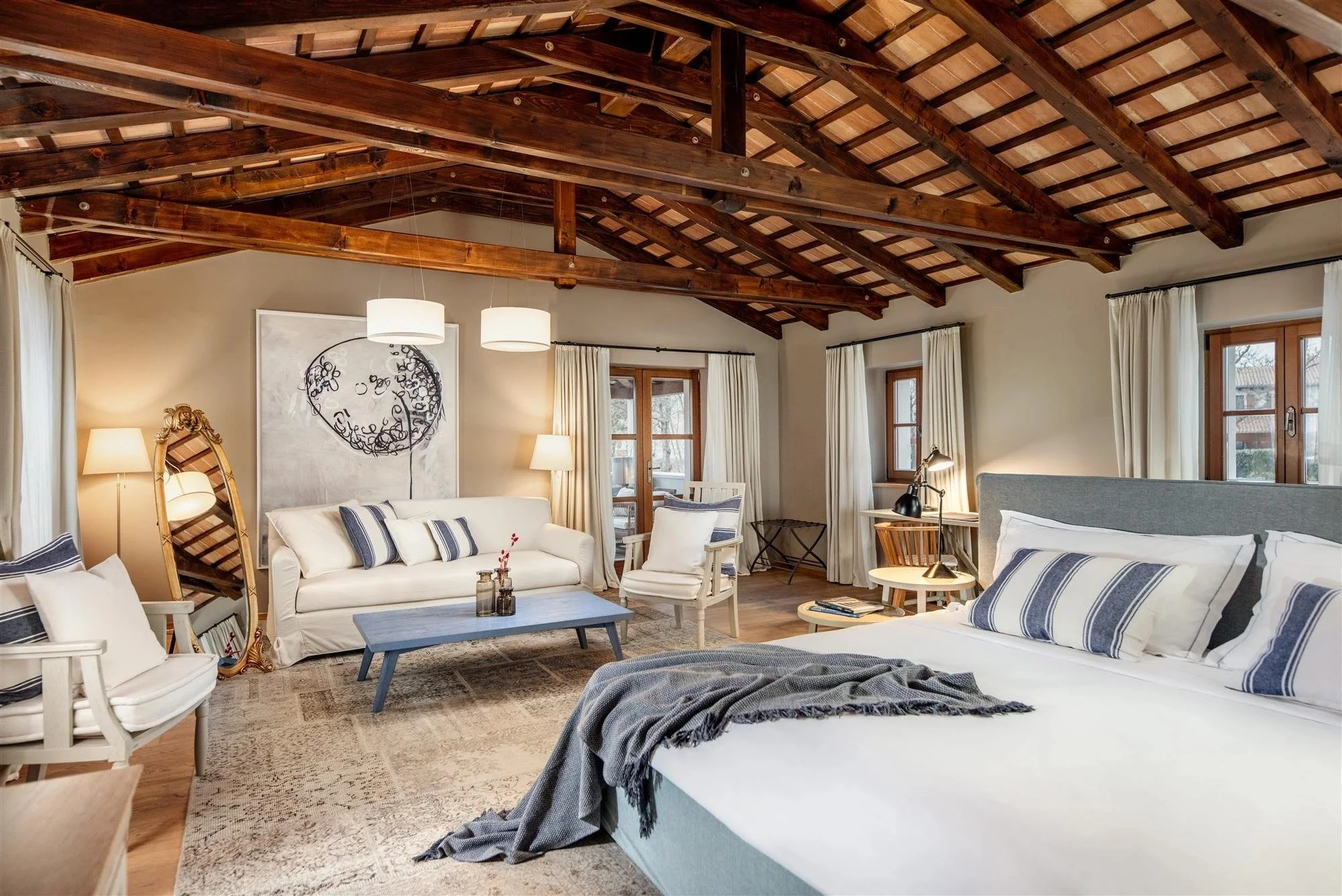 07-historic-house-bedroom-and-sitting-area.jpg