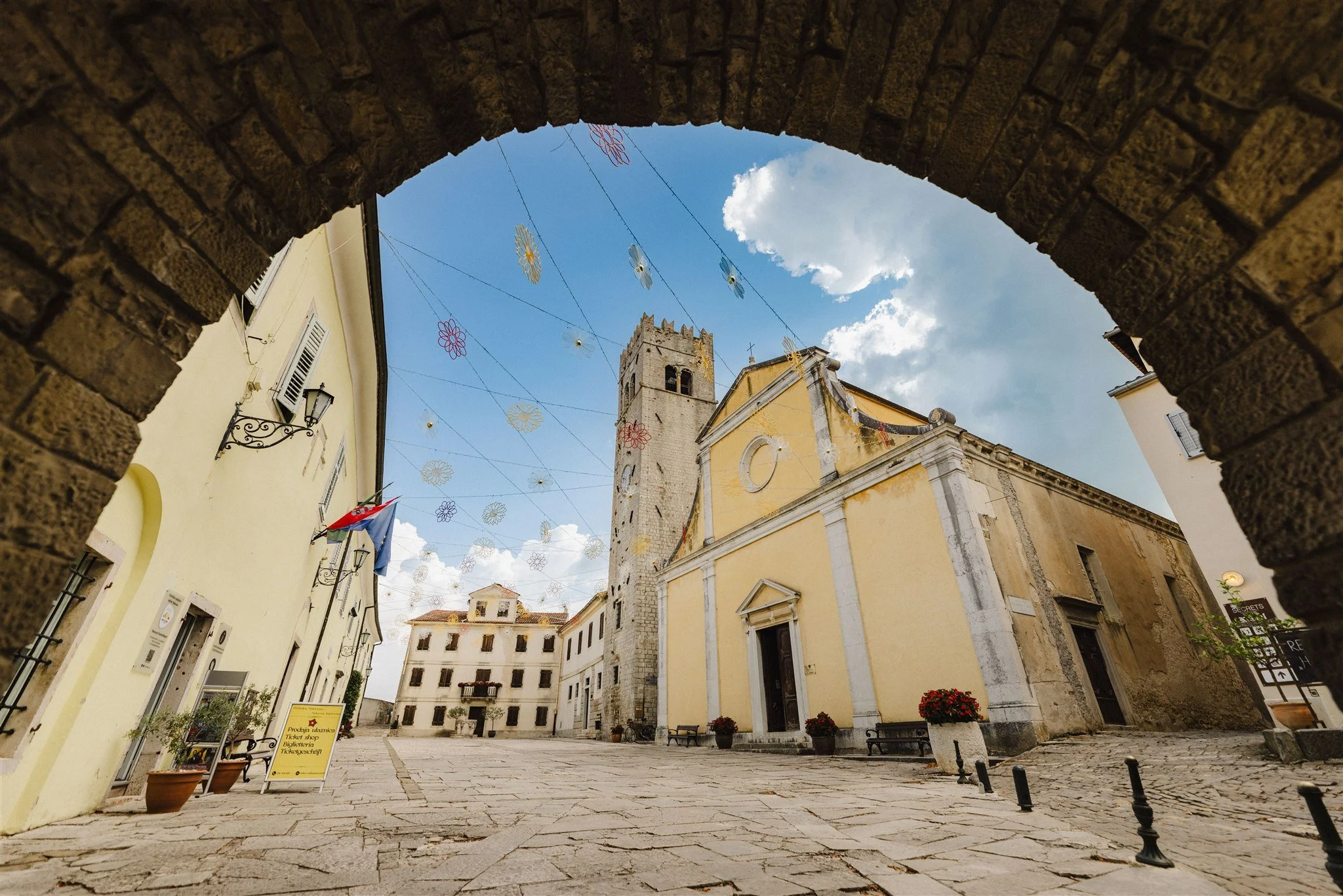 37-motovun-square-framed-by-a-stone-arch.jpg