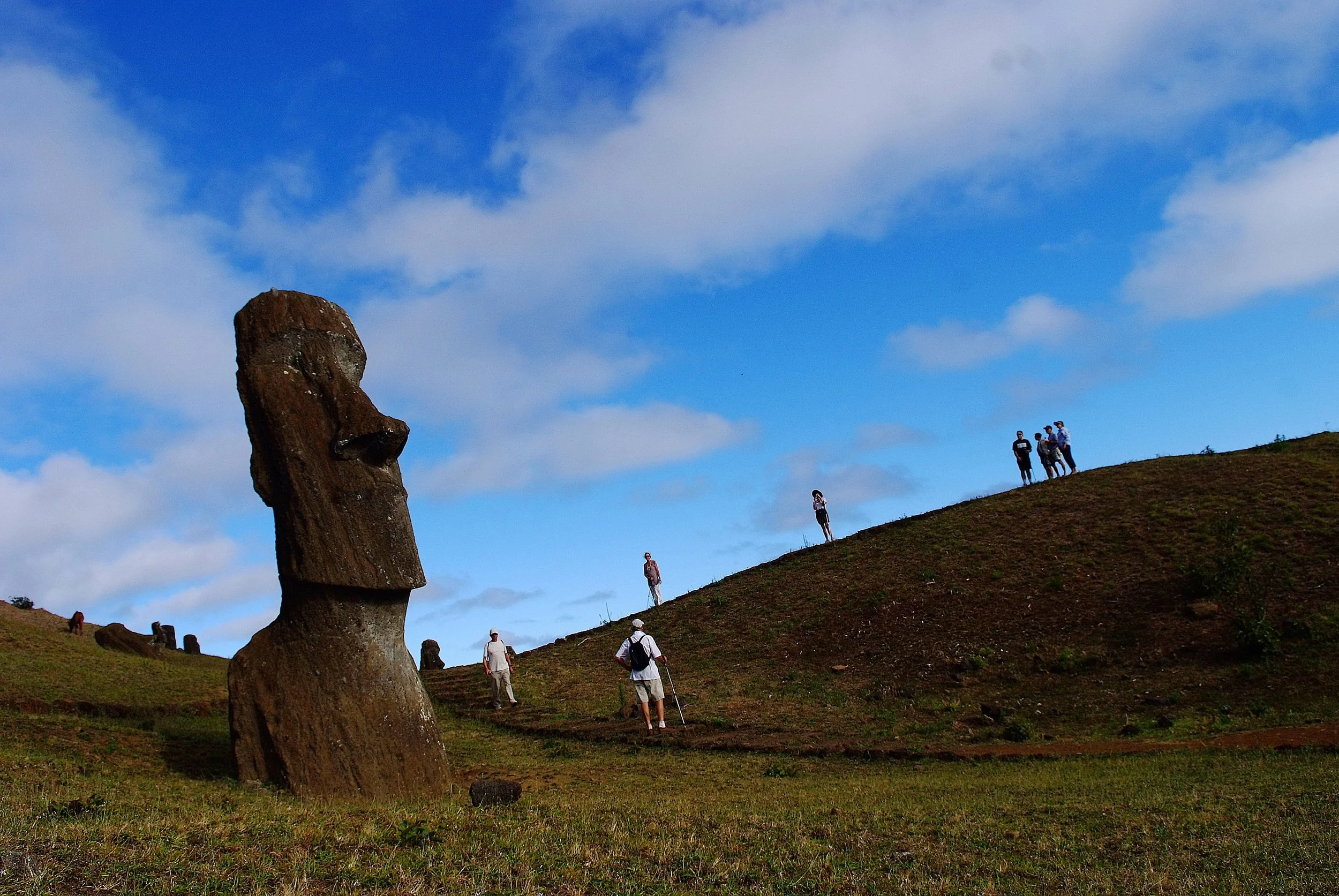 10-walking-among-the-moai-at-rano-raraku.jpg