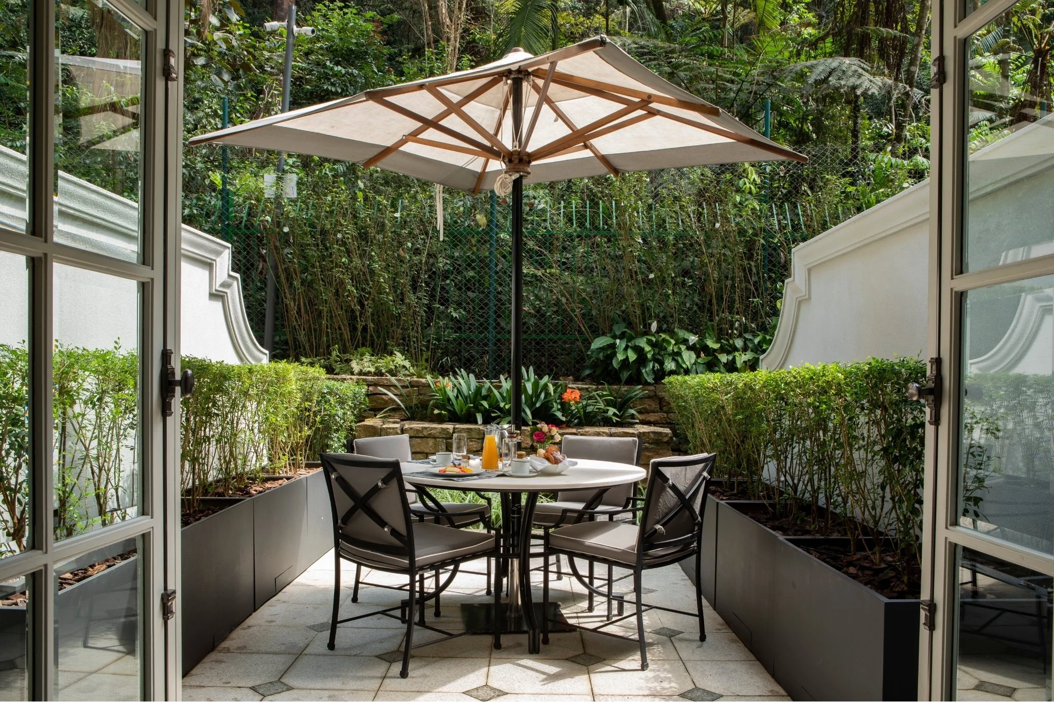 07-prestige-room-terrace-patio.jpg