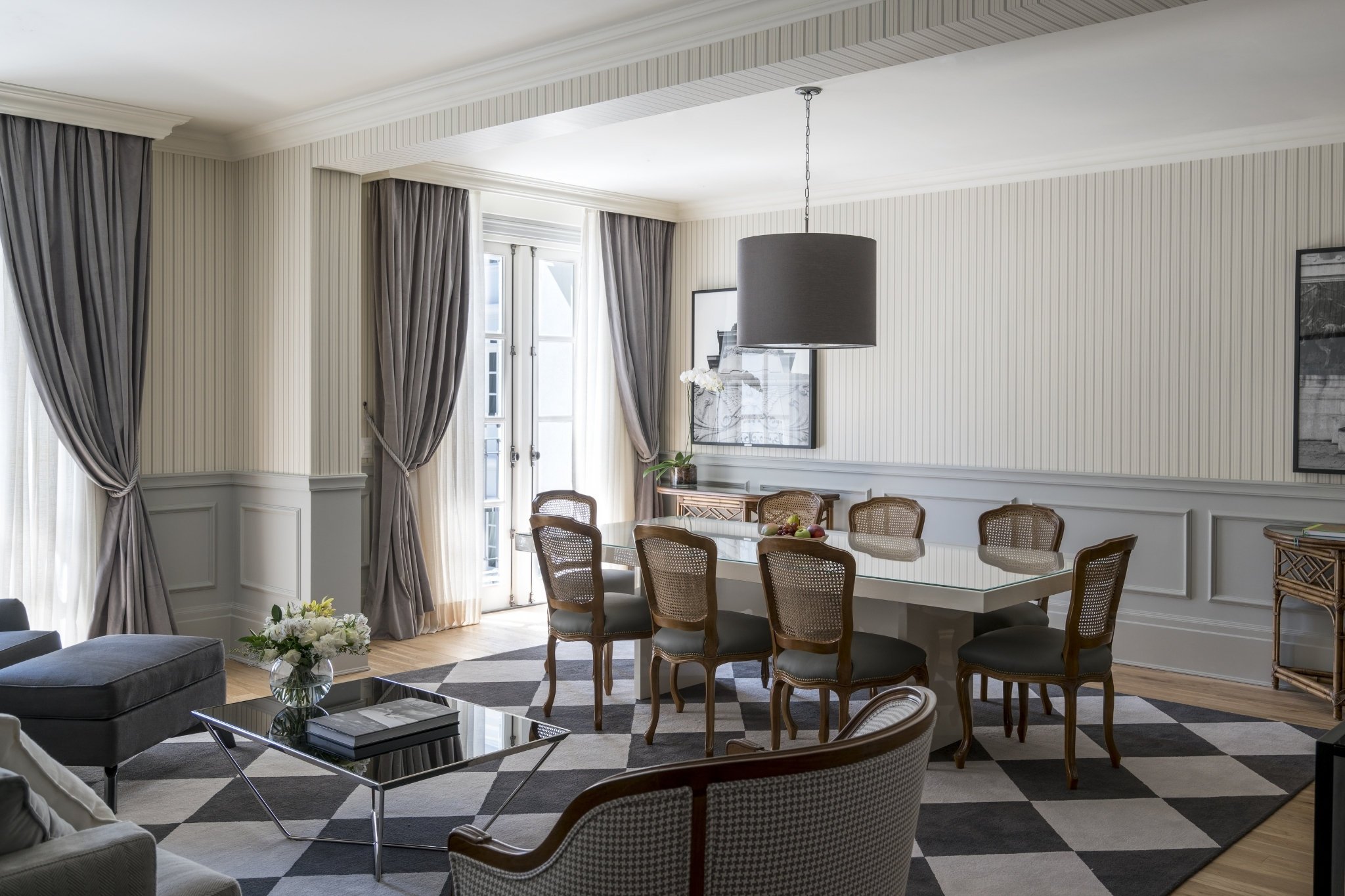14-prestige-suite-dining-area.jpg