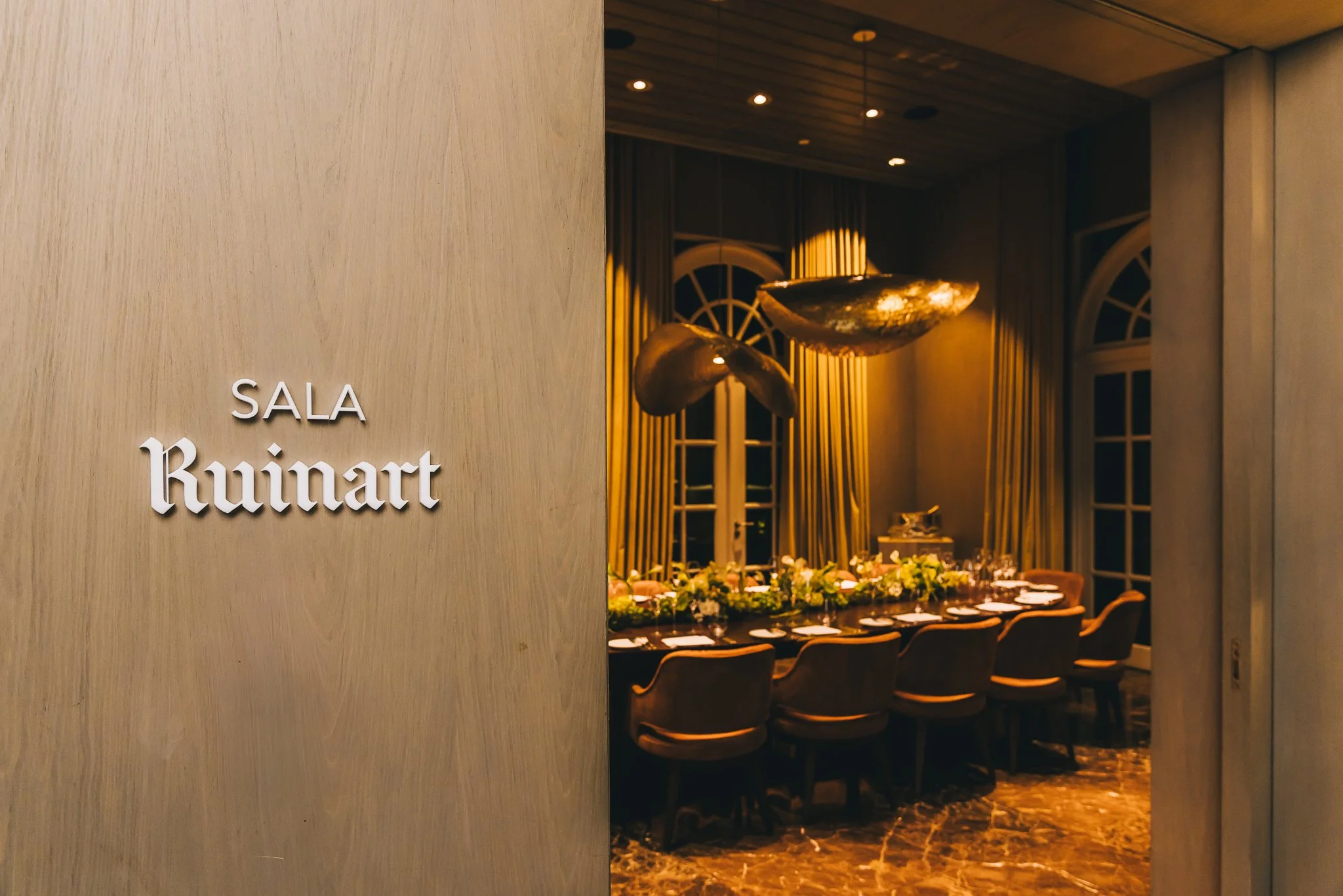22-entrance-to-the-ruinart-room.jpg