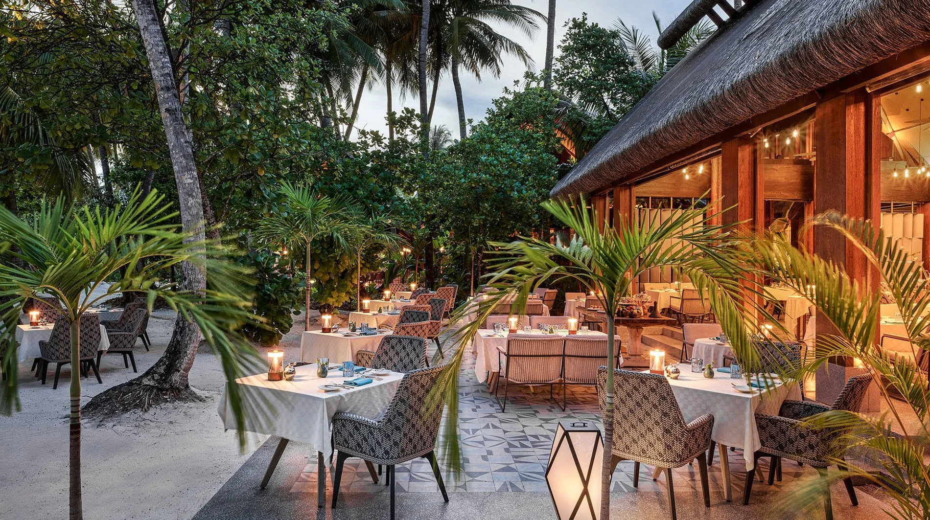 joali-maldives-bellinis.jpg