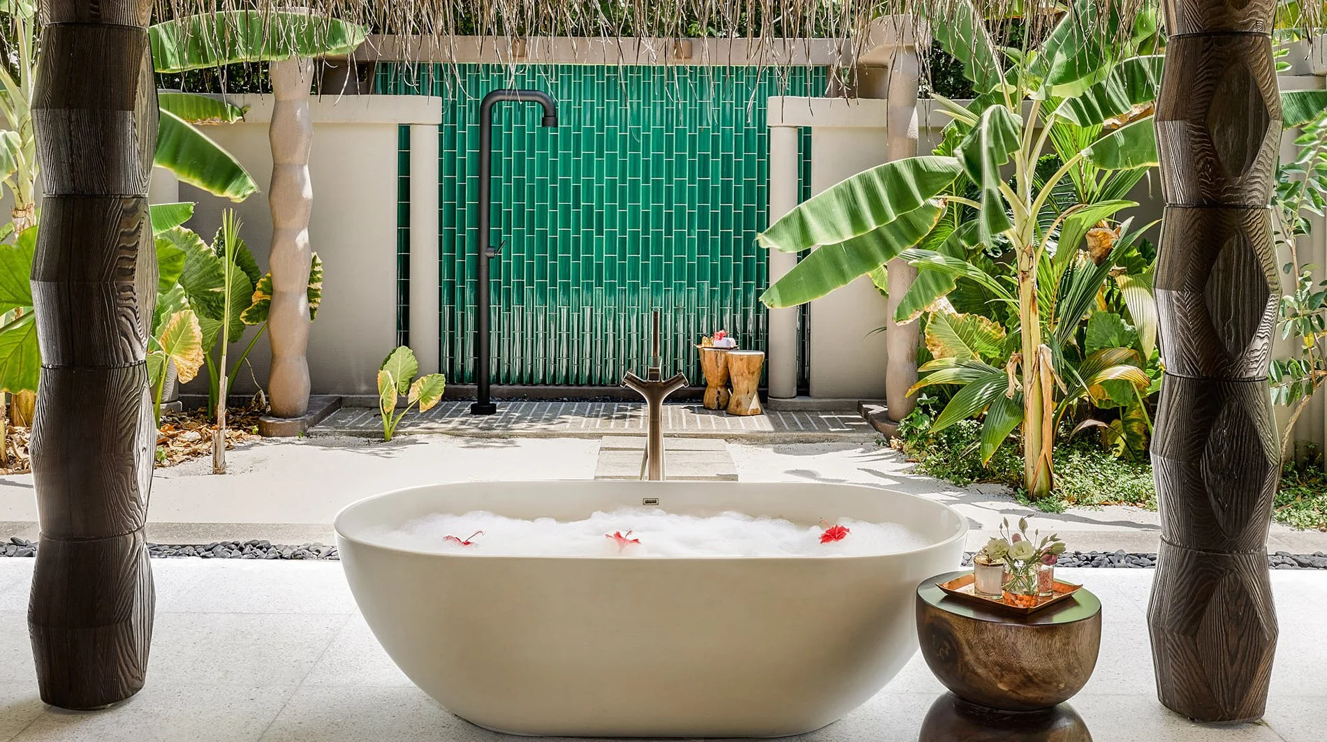 joali-maldives-beach-villa-bath.jpg
